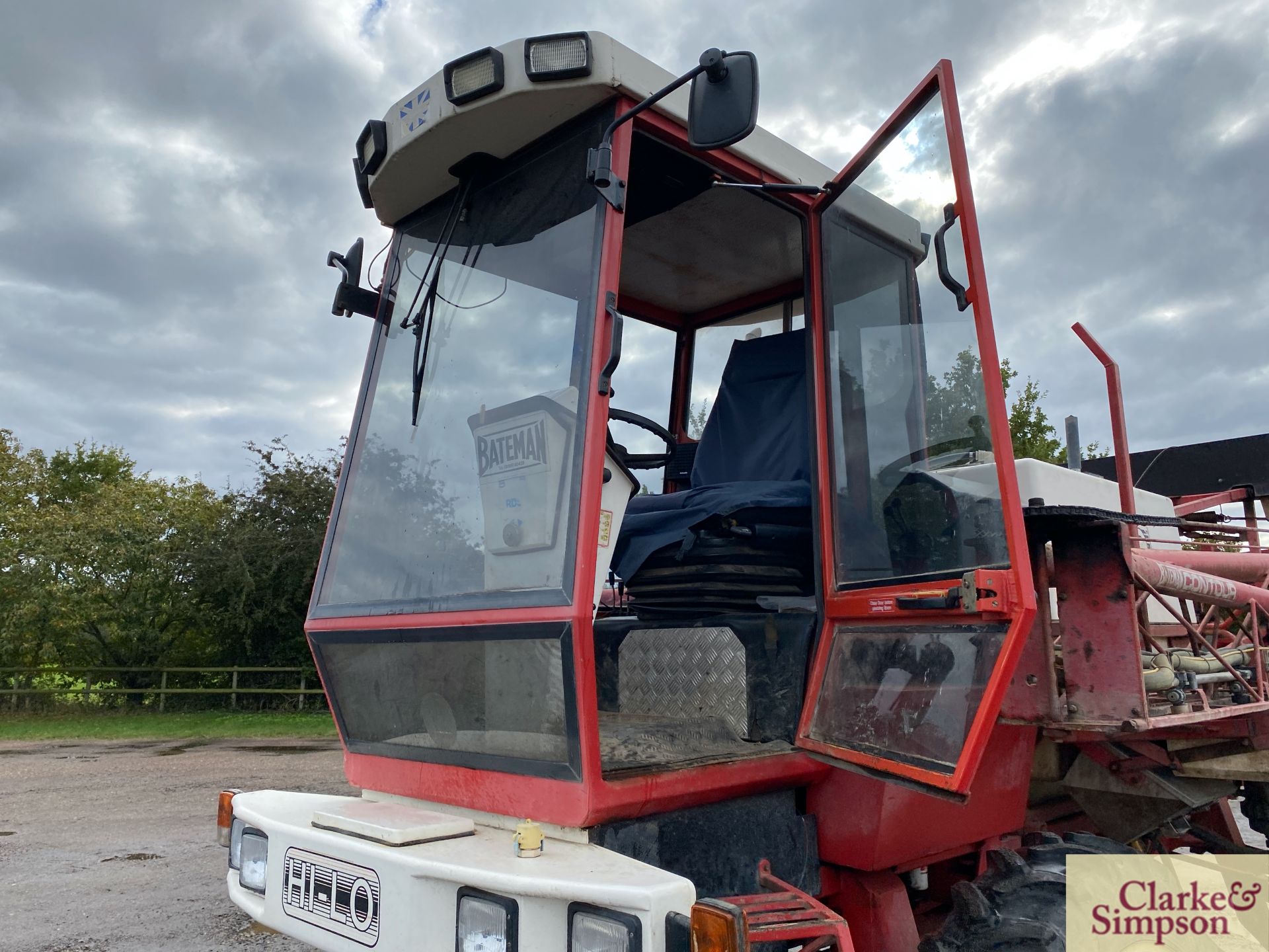 Bateman Hi-Lo 24m 4WD self-propelled sprayer. Registration H98 HDV. Date of first registration 06/ - Image 10 of 44