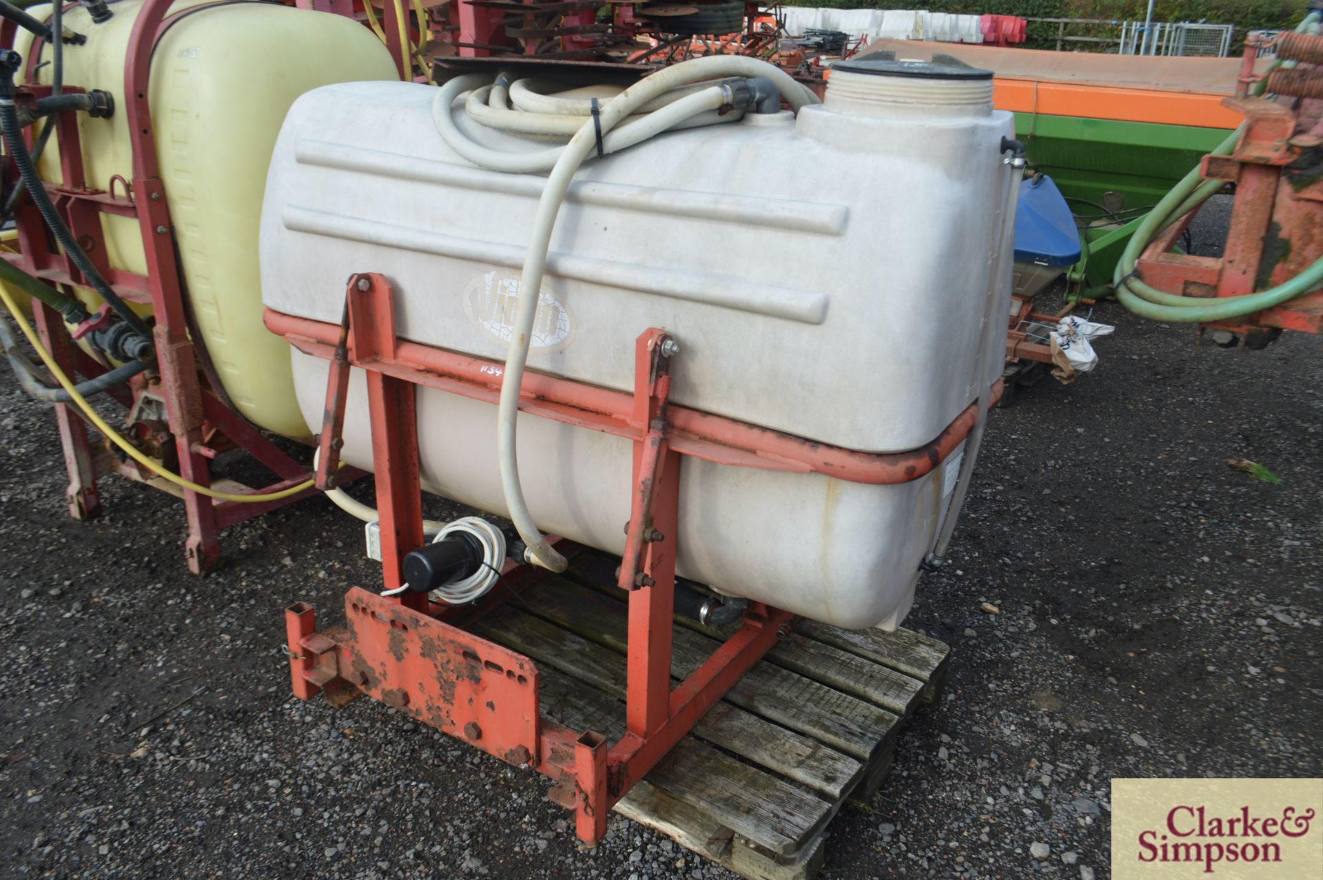 Vicon 630L front tank. With pump and electric valve. * - Image 2 of 4