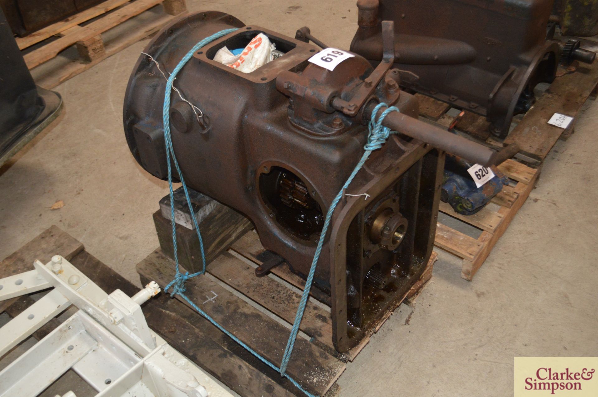 Fordson E27N high speed 7.7 gearbox.