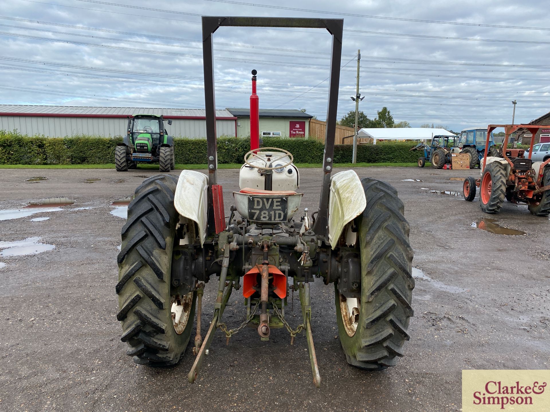 David Brown 990 Selectamatic 2WD tractor. Registration DUE 781D (no paperwork). Serial number 990A/ - Image 4 of 31