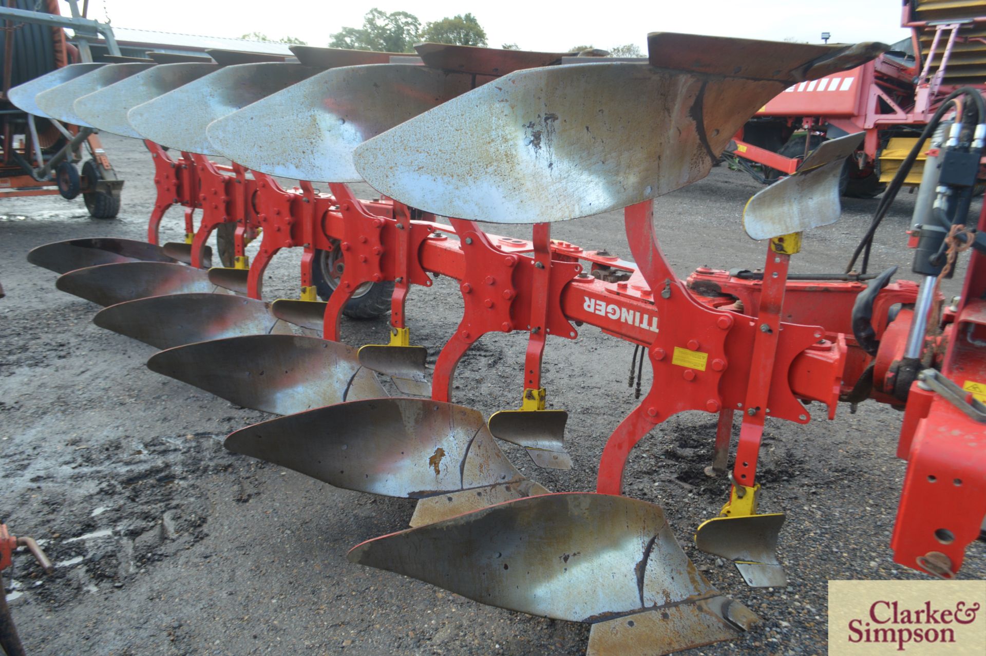 Pottinger Servo 45S 5+1F reversible plough. Serial number VBP00050001003494. With manual vari- - Image 9 of 13