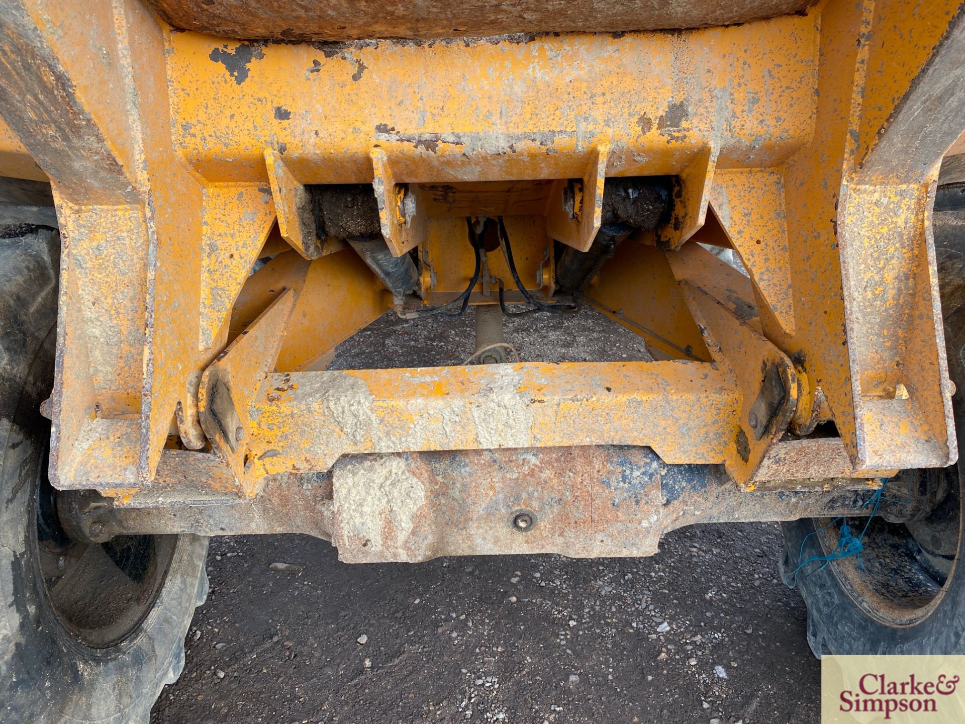 Benford 6T 4WD pivot steer dumper. 2000. Serial number SLBDNOOEY7H0721. 405/70R20 wheels and - Image 22 of 36