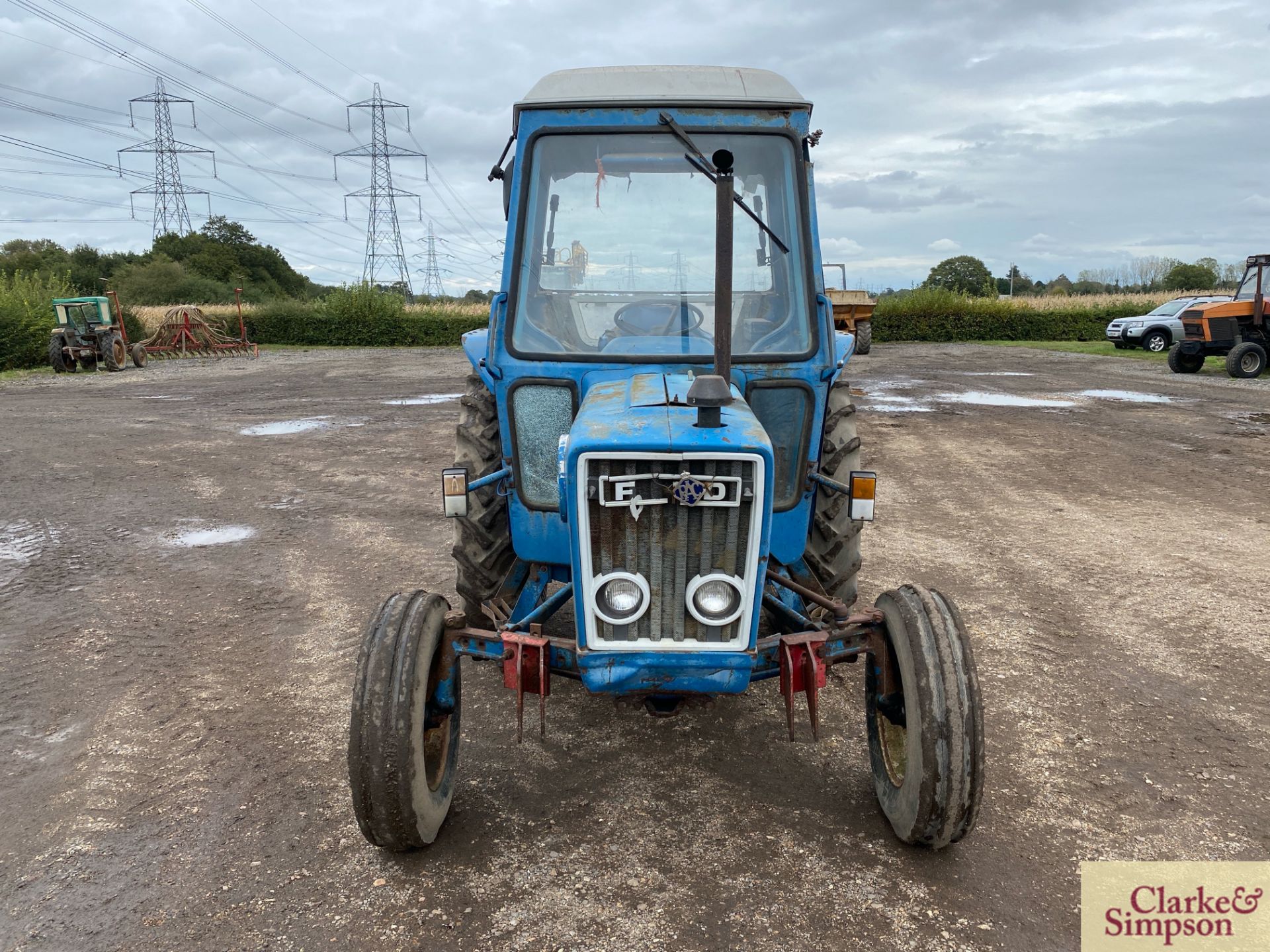 Ford 4100 2WD tractor. Registration SGV 409R. Date of first registration 02/1977. Serial number - Image 8 of 43