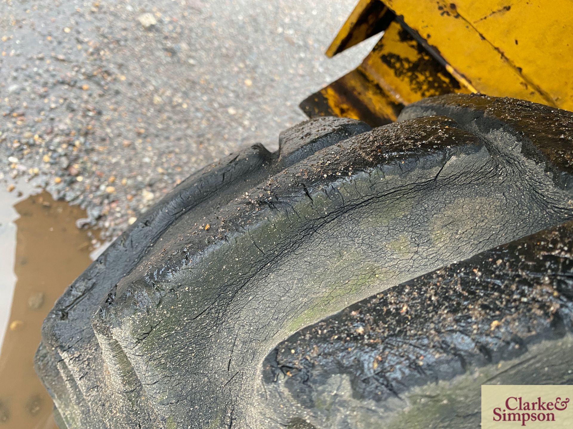 Winget 2.5T 4WD pivot steer dumper. 11.5/80R15 wheels and tyres. With electric start Lister 3cyl - Image 15 of 32