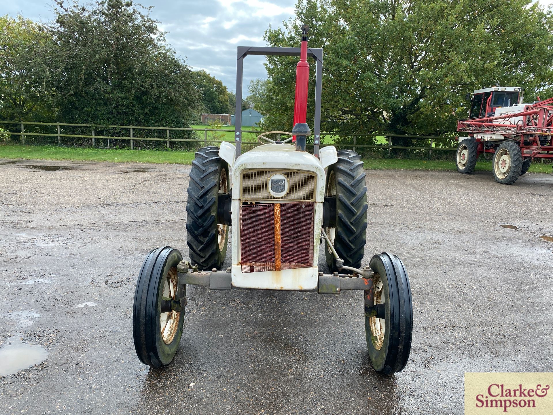 David Brown 990 Selectamatic 2WD tractor. Registration DUE 781D (no paperwork). Serial number 990A/ - Image 8 of 31