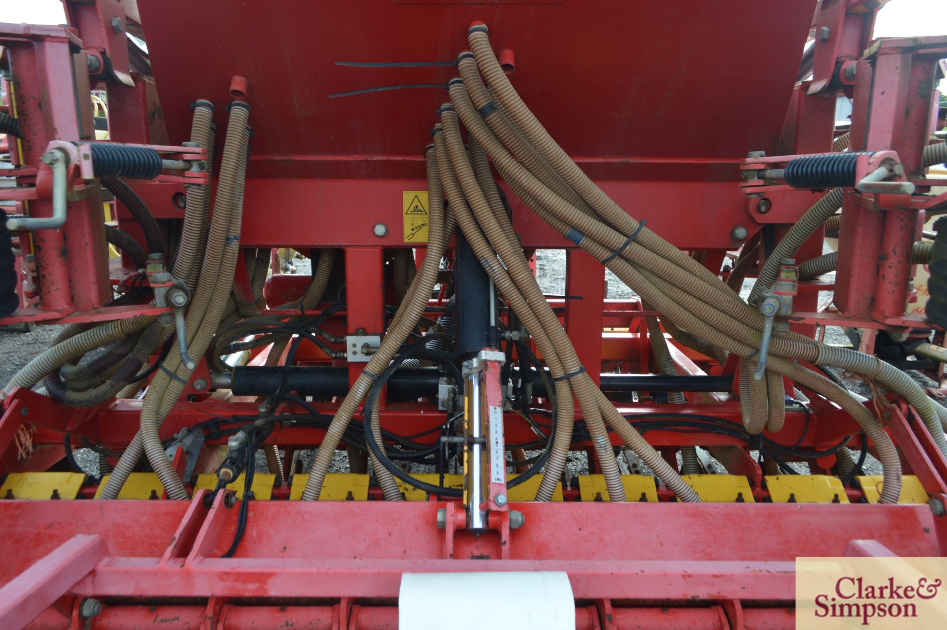 Vaderstad Rapid RDA400F 4m System Disc drill. 2001. Serial number 11033. With pre-emergence - Image 13 of 21