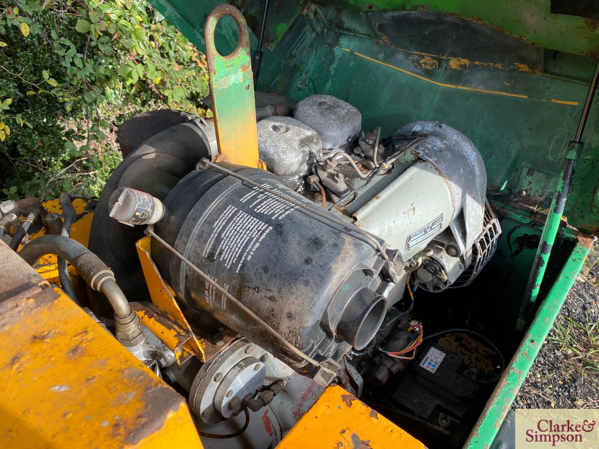 Ingersoll Rand road tow compressor. With air tools and hose. - Image 6 of 9