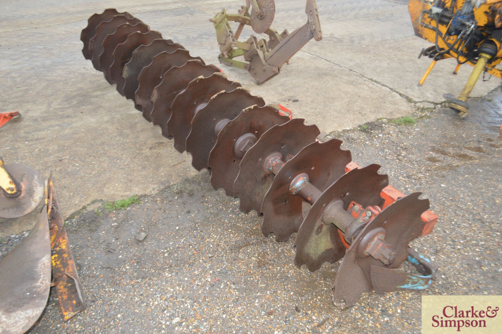 Single row c.3m 2ft cut away discs. Previously fitted to subsoiler. * - Image 3 of 4