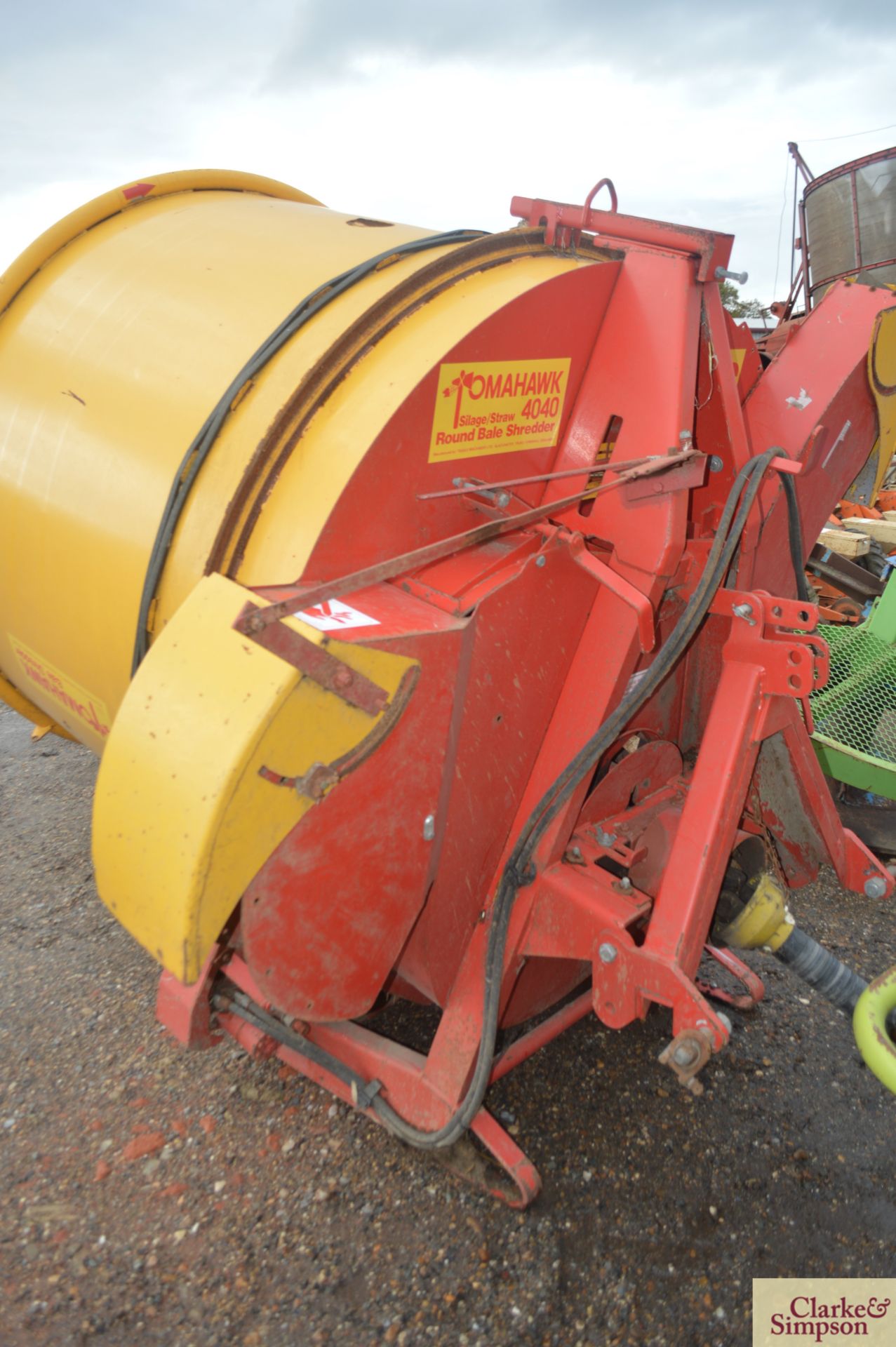 Teagle Tomahawk 4040 mounted straw chopper. 1998. Serial number 3457. With two outlets. No PTO. * - Image 6 of 8