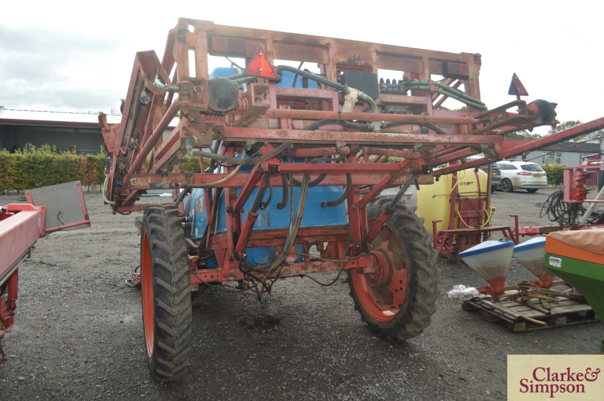 Gem 18m 2000L trailed sprayer. 1990. Serial number 337. 230/95R36 wheels and tyres. With drawbar - Image 4 of 11