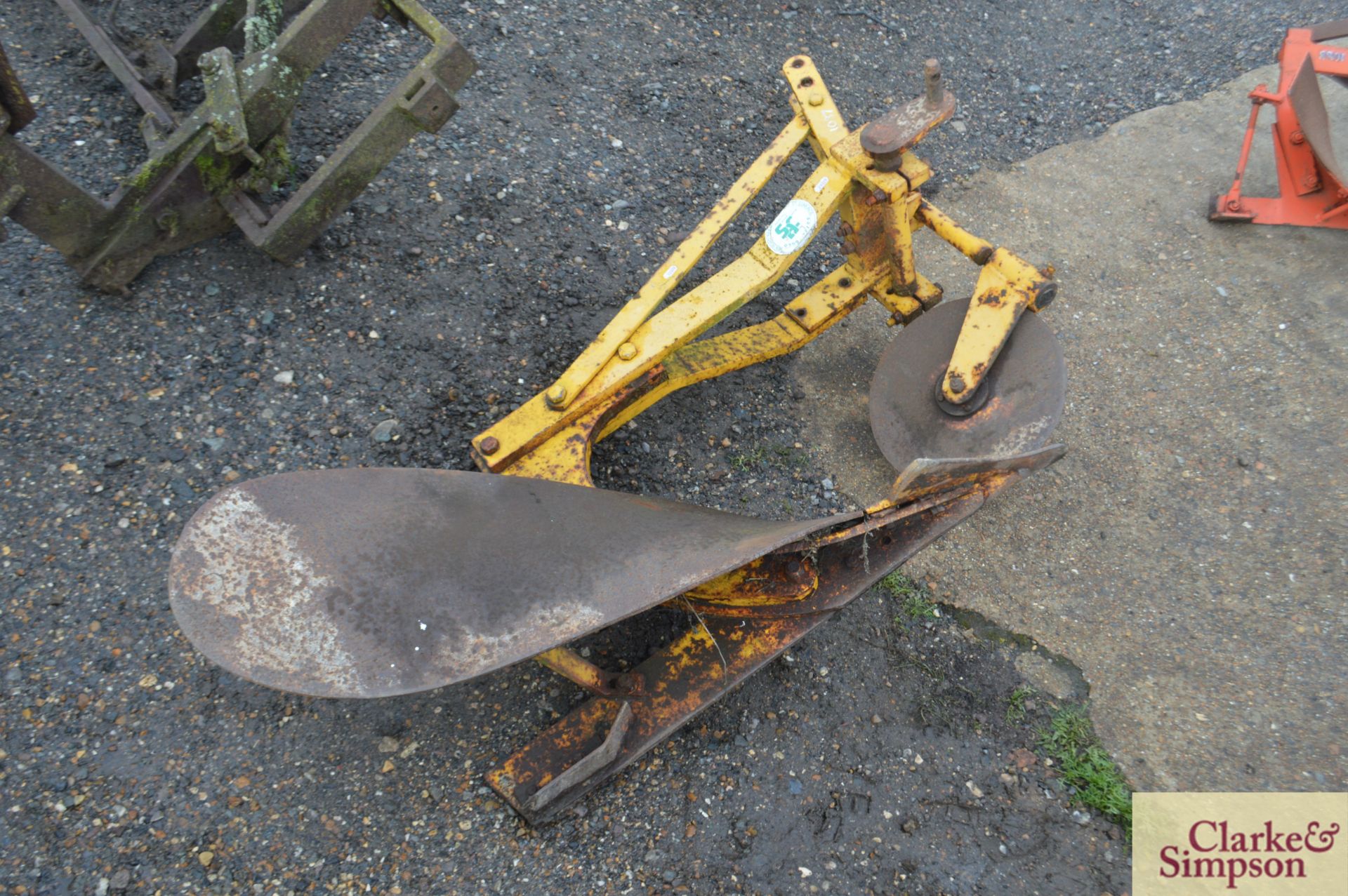 Single furrow plough for compact tractor. - Image 2 of 2