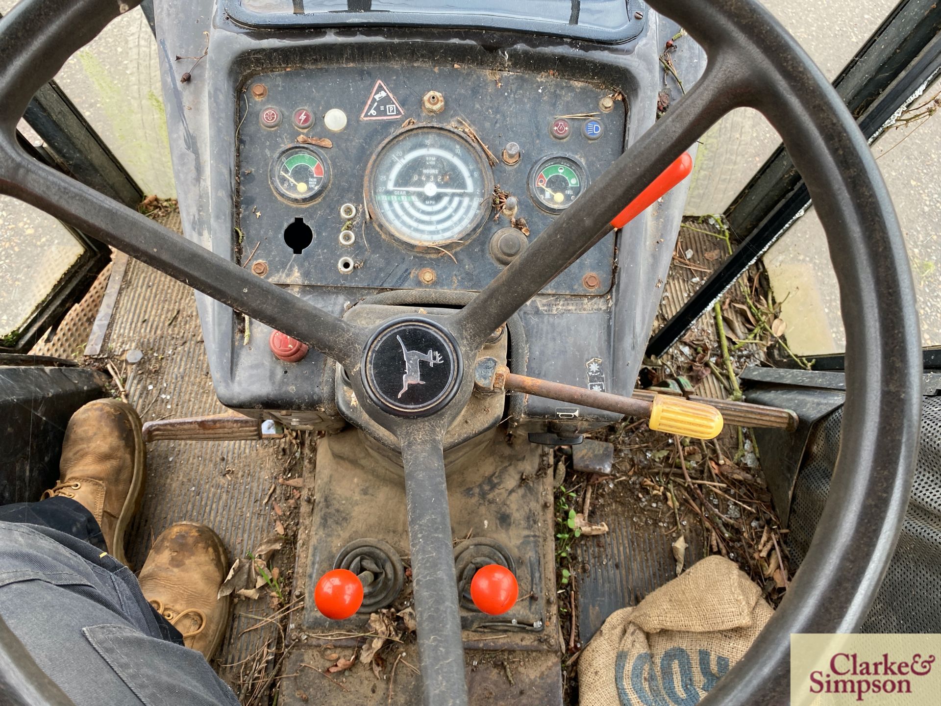 John Deere 2130 2WD tractor. Registration REX 815R (no paperwork). Date of first registration 11/ - Image 31 of 33