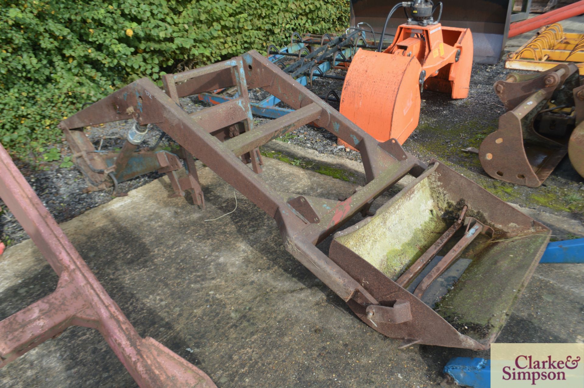 Steelfab Horndraulic loader with bucket. - Image 3 of 4