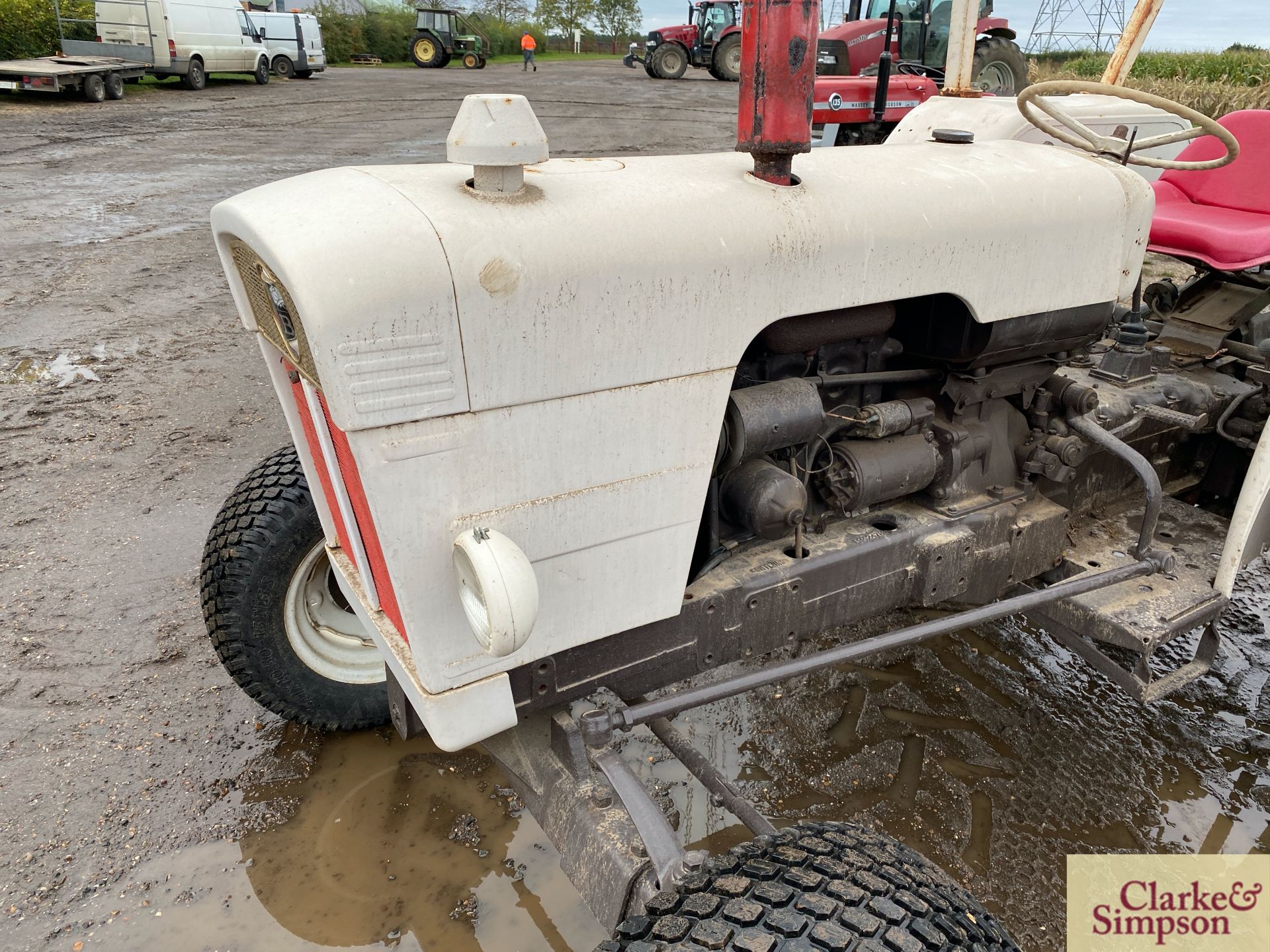 David Brown 885 2WD tractor. Serial number 623535. 2,972 hours. 16.9-24 rear turf tyres @ 99%. - Image 30 of 34