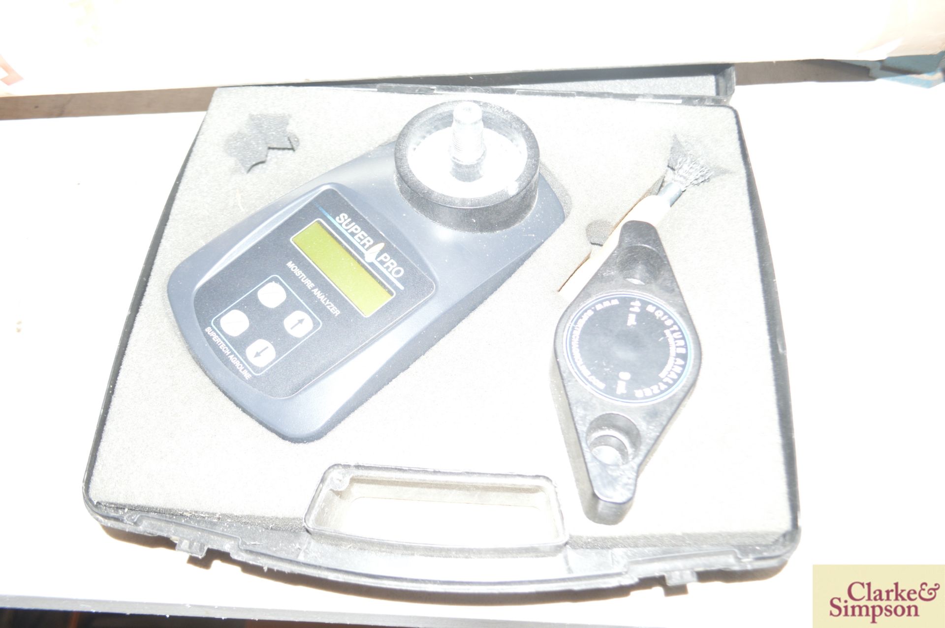 Moisture meter and temperature probe. * - Image 2 of 4