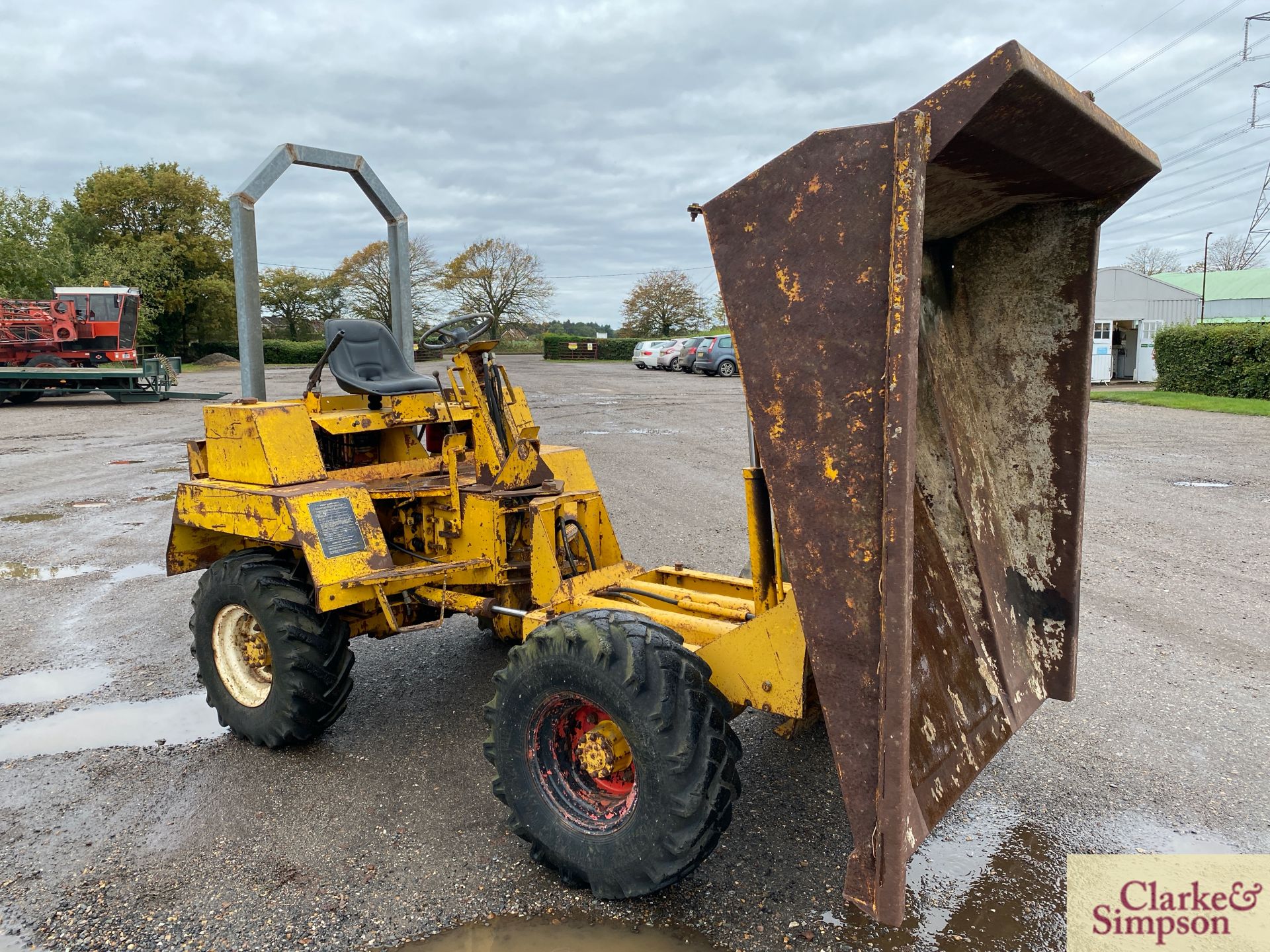 Winget 2.5T 4WD pivot steer dumper. 11.5/80R15 wheels and tyres. With electric start Lister 3cyl - Image 29 of 32