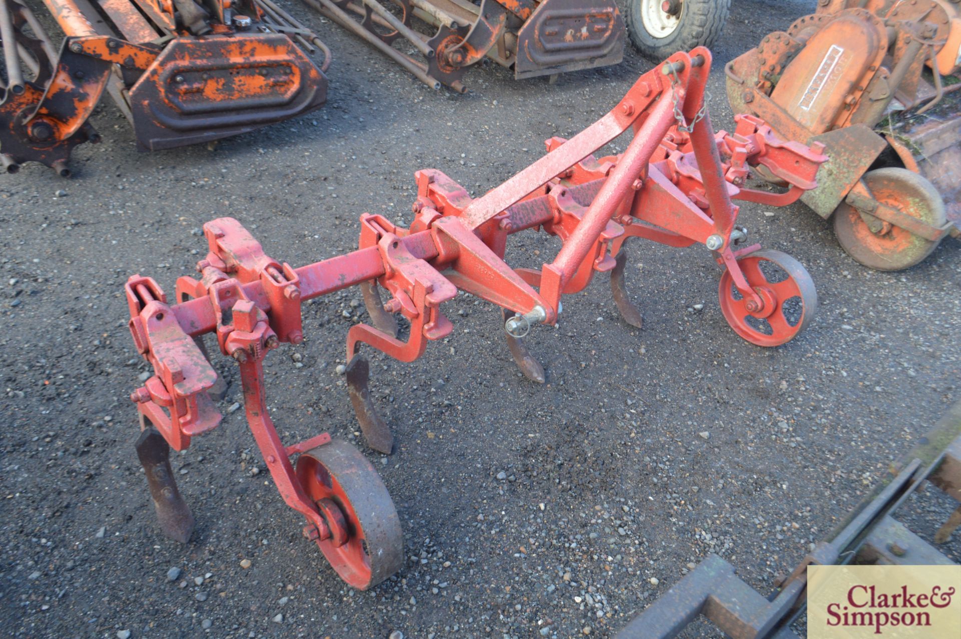 David Brown rigid leg cultivator. With depth wheel - Image 2 of 4