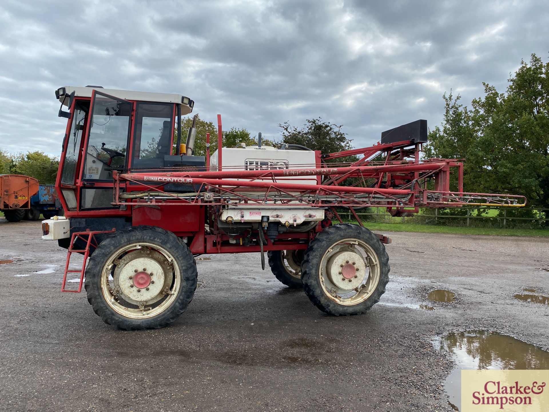 Bateman Hi-Lo 24m 4WD self-propelled sprayer. Registration H98 HDV. Date of first registration 06/ - Image 2 of 44