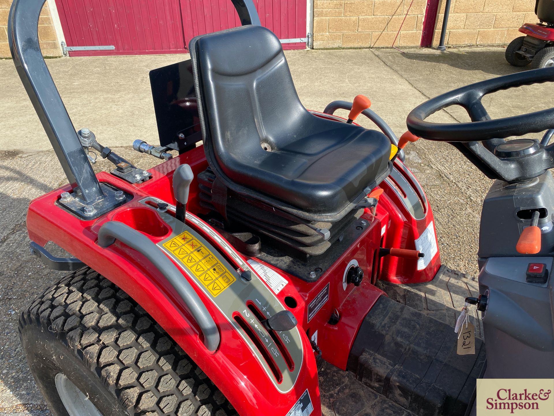 Massey Ferguson 1520 4WD compact tractor. 2017. Registration AY19 BXB. Date of first registration - Image 28 of 38