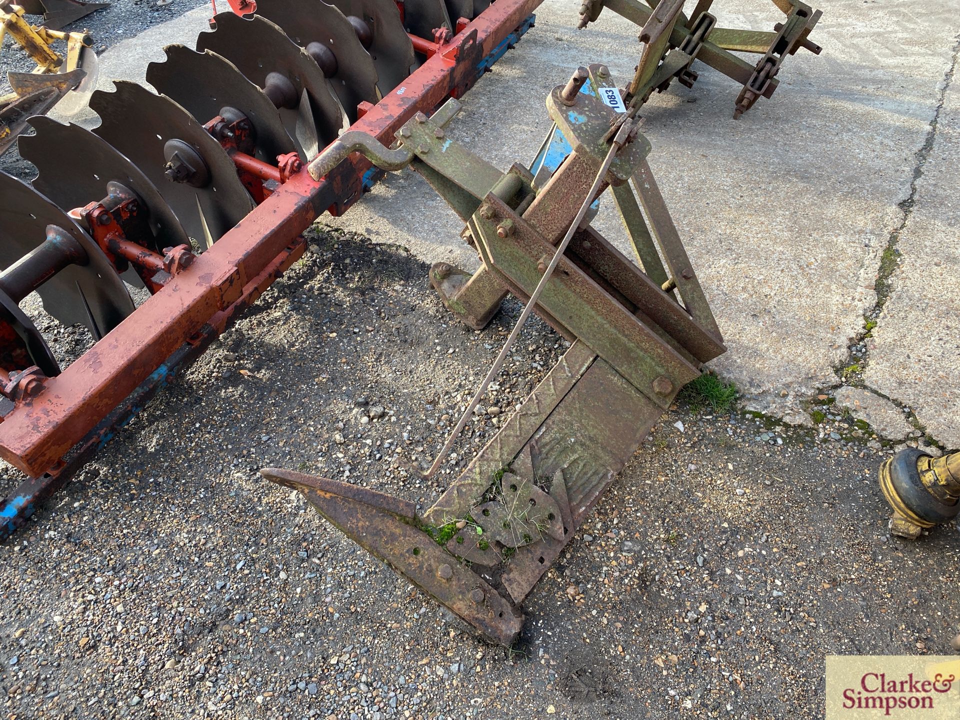 Ransomes single leg subsoiler. * - Image 2 of 5