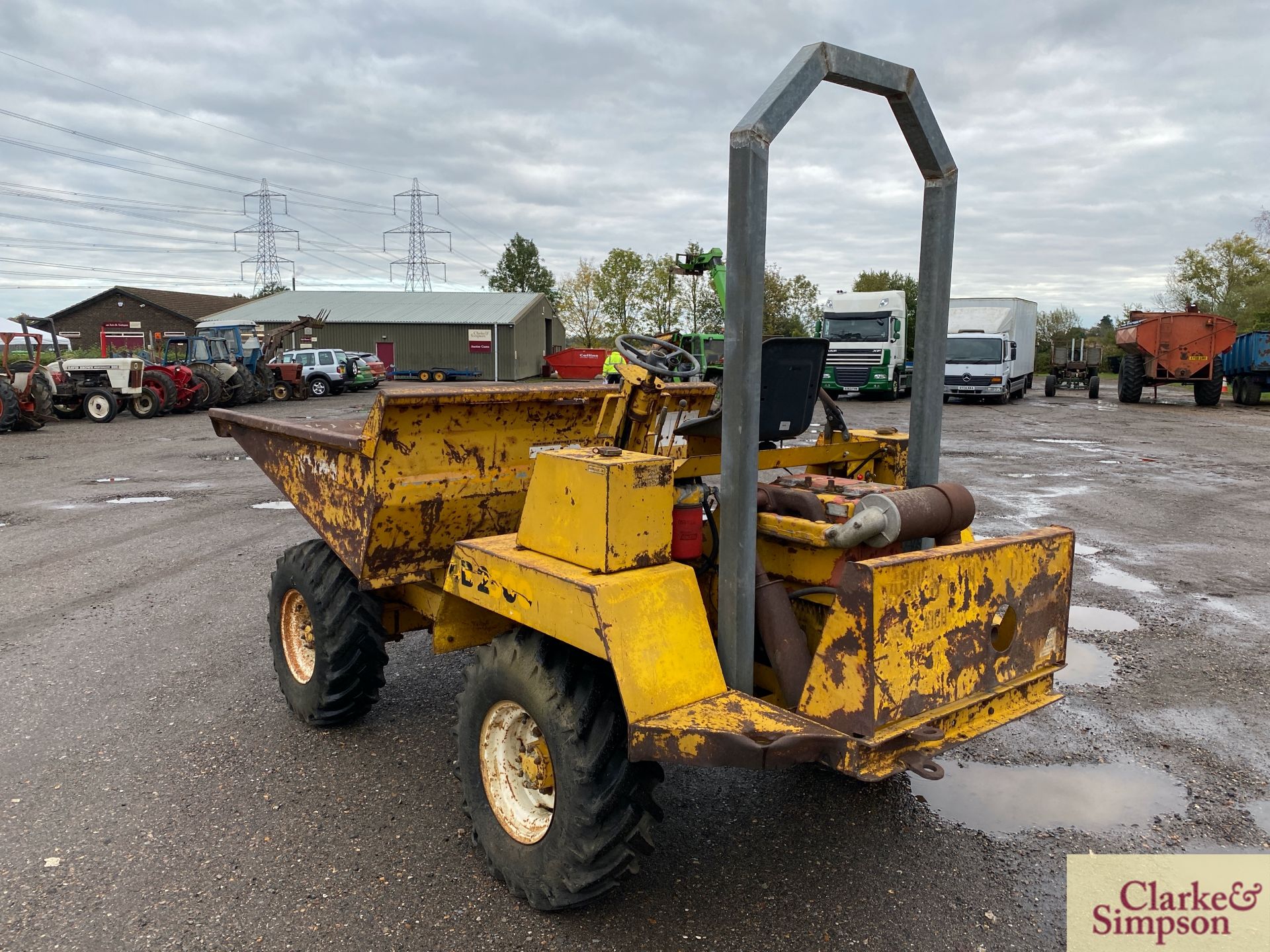 Winget 2.5T 4WD pivot steer dumper. 11.5/80R15 wheels and tyres. With electric start Lister 3cyl - Image 5 of 32