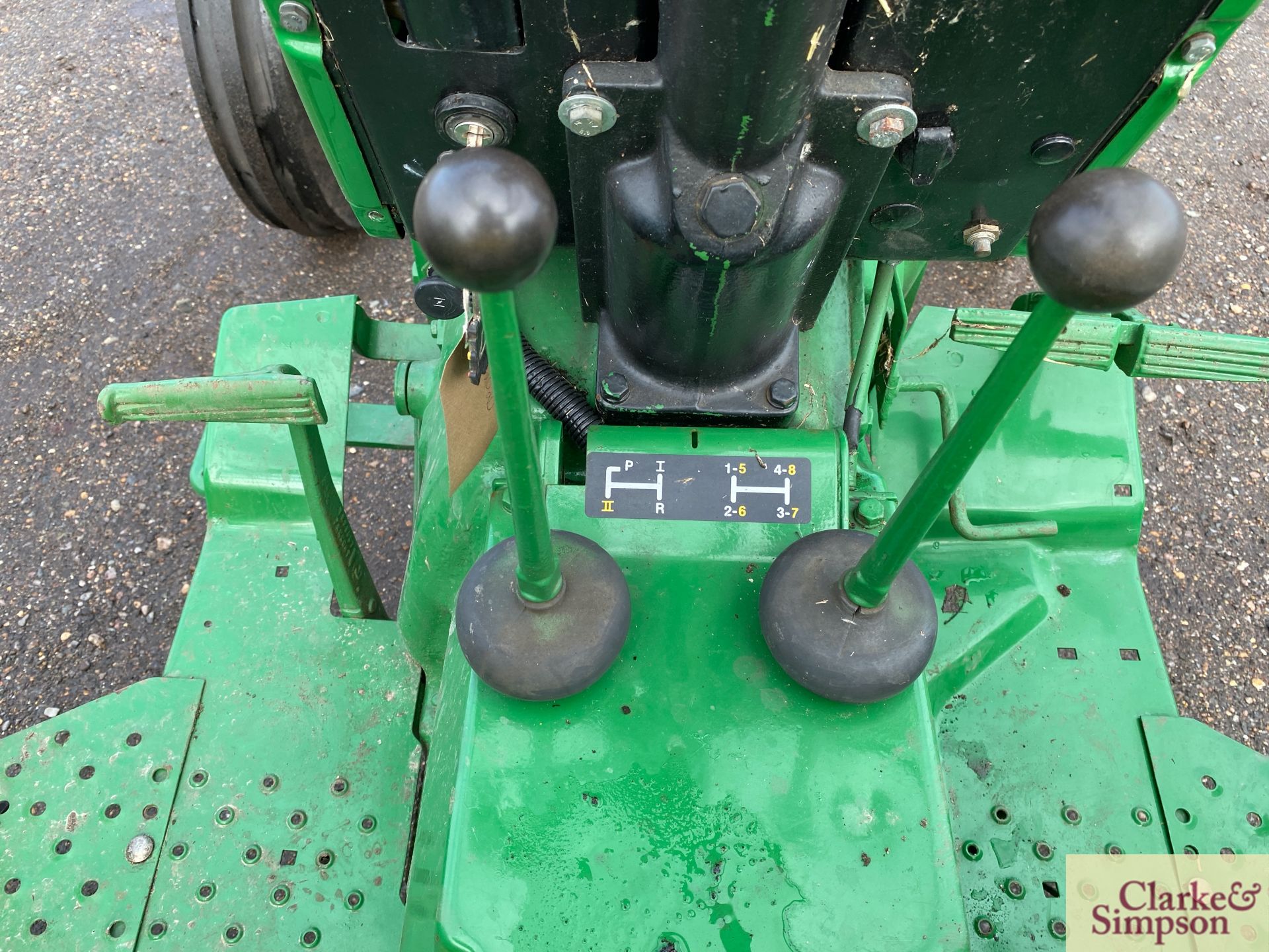 John Deere 2020 2WD tractor. Registration PRT 795F. Date of first registration 11/1967. Serial - Image 8 of 32