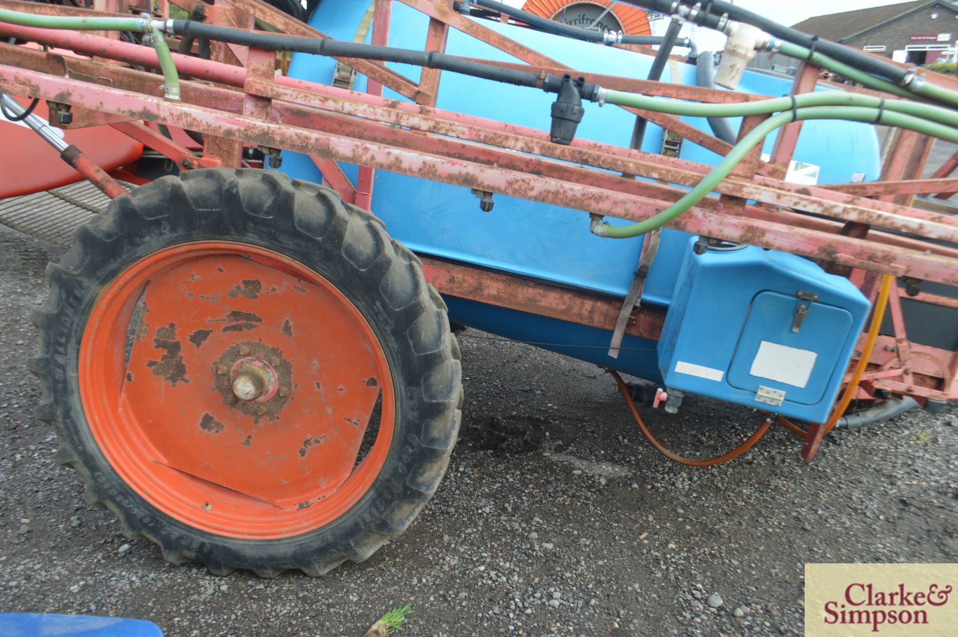 Gem 18m 2000L trailed sprayer. 1990. Serial number 337. 230/95R36 wheels and tyres. With drawbar - Image 7 of 11