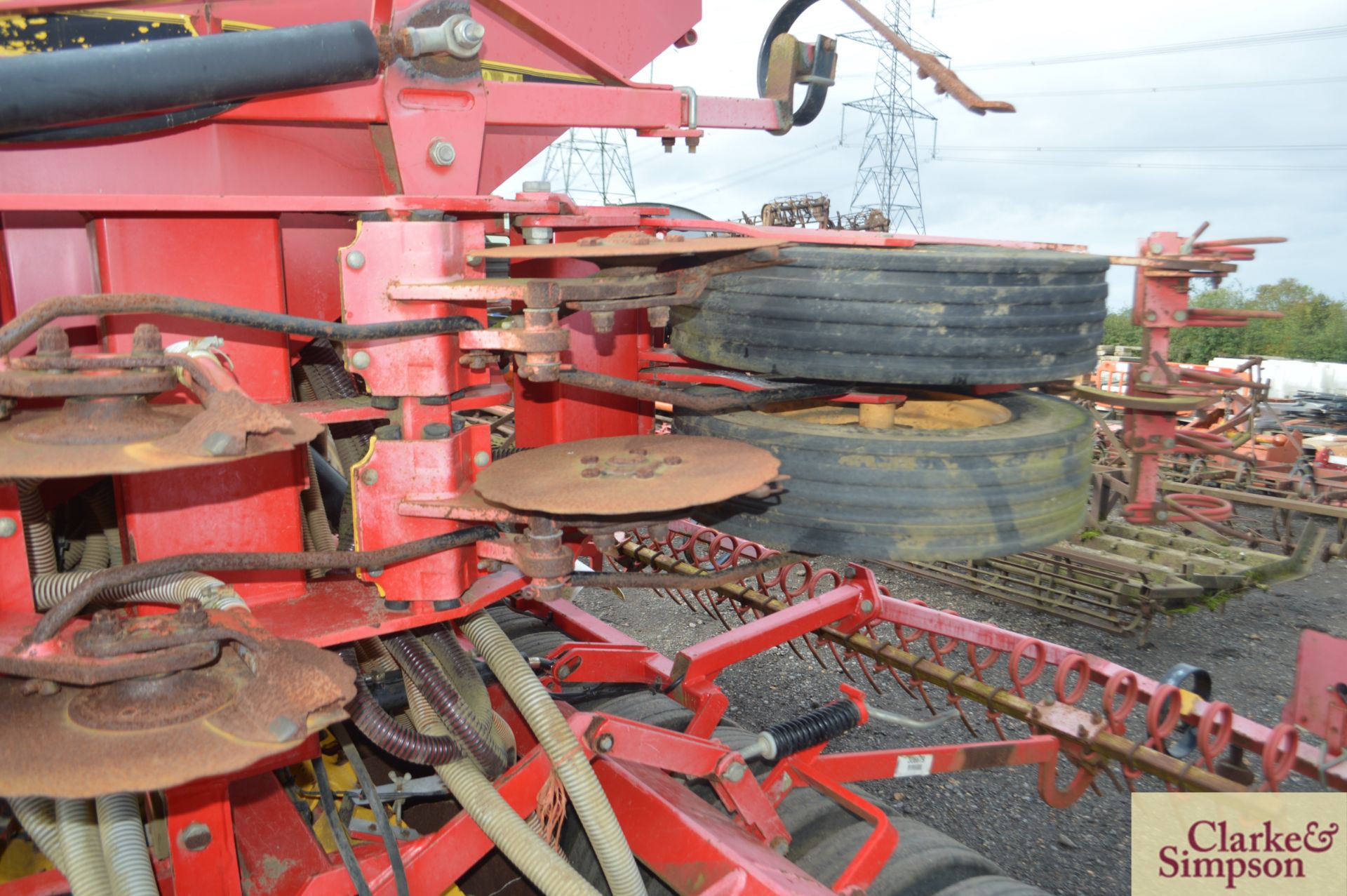 Vaderstad Rapid RDA400F 4m System Disc drill. 2001. Serial number 11033. With pre-emergence - Image 15 of 21