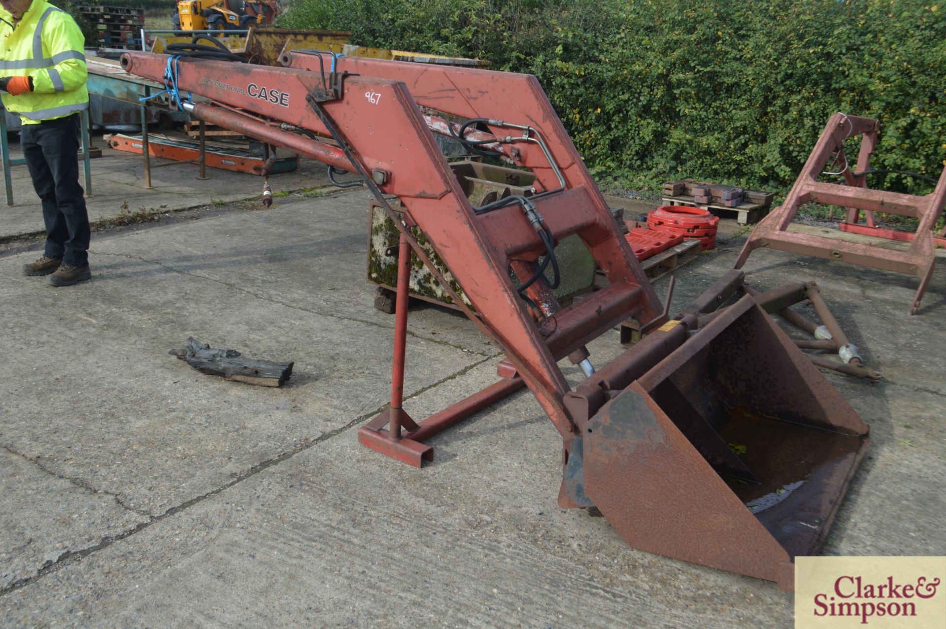 Front loader booms for Case IH. With quick release bucket. * - Image 2 of 4