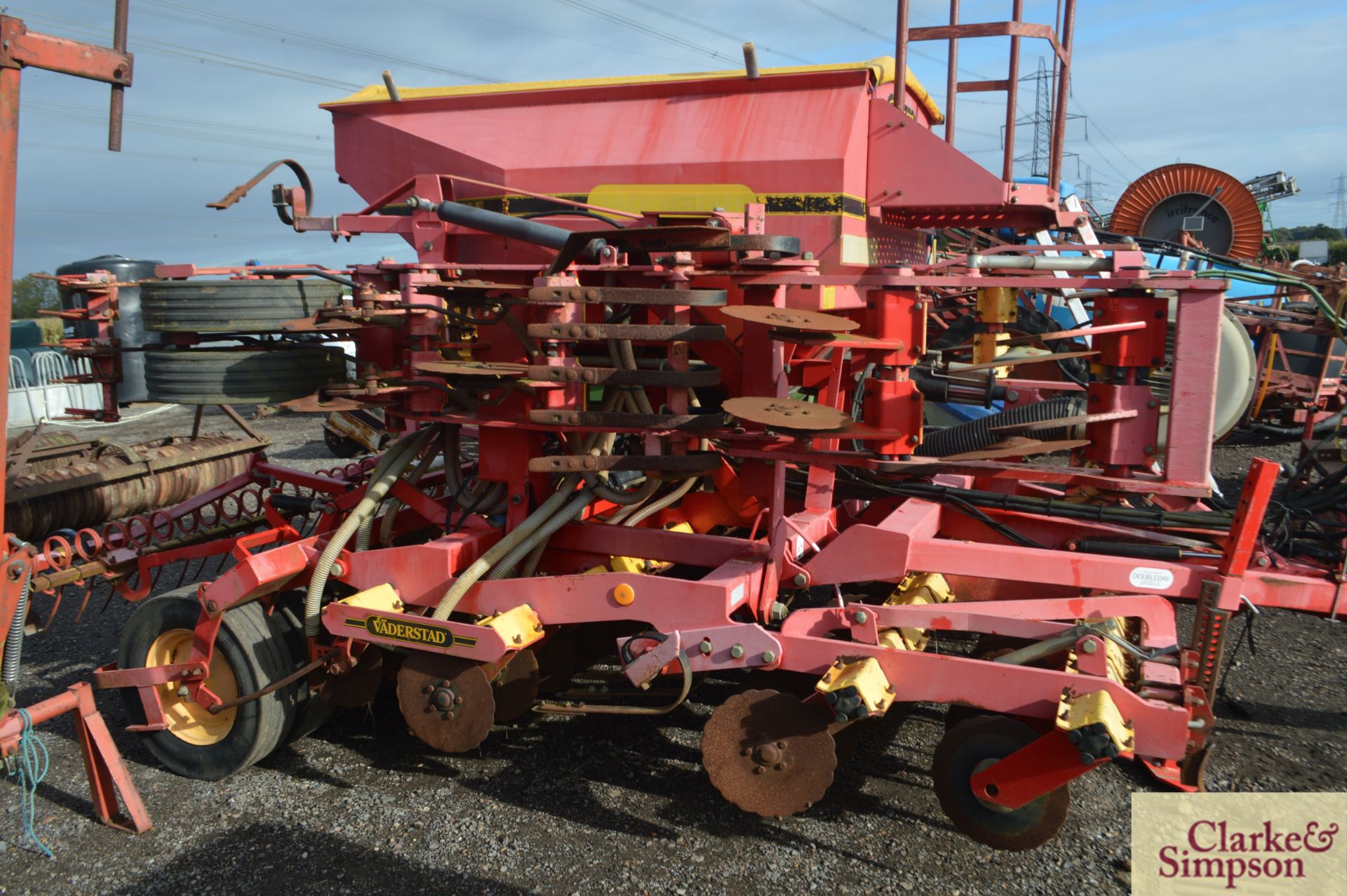 Vaderstad Rapid RDA400F 4m System Disc drill. 2001. Serial number 11033. With pre-emergence - Image 8 of 21