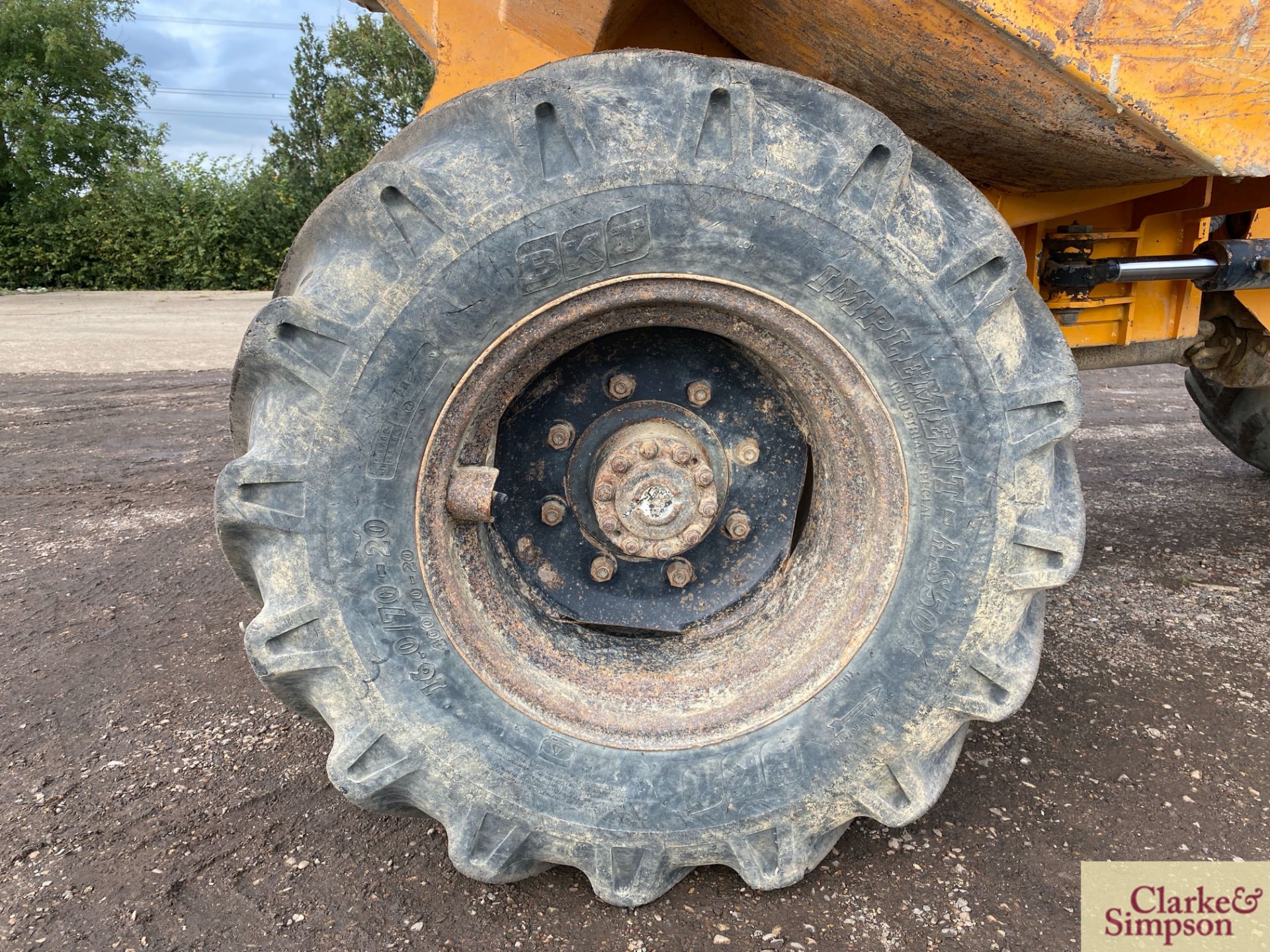 Benford 6T 4WD pivot steer dumper. 2000. Serial number SLBDNOOEY7H0721. 405/70R20 wheels and - Image 10 of 36