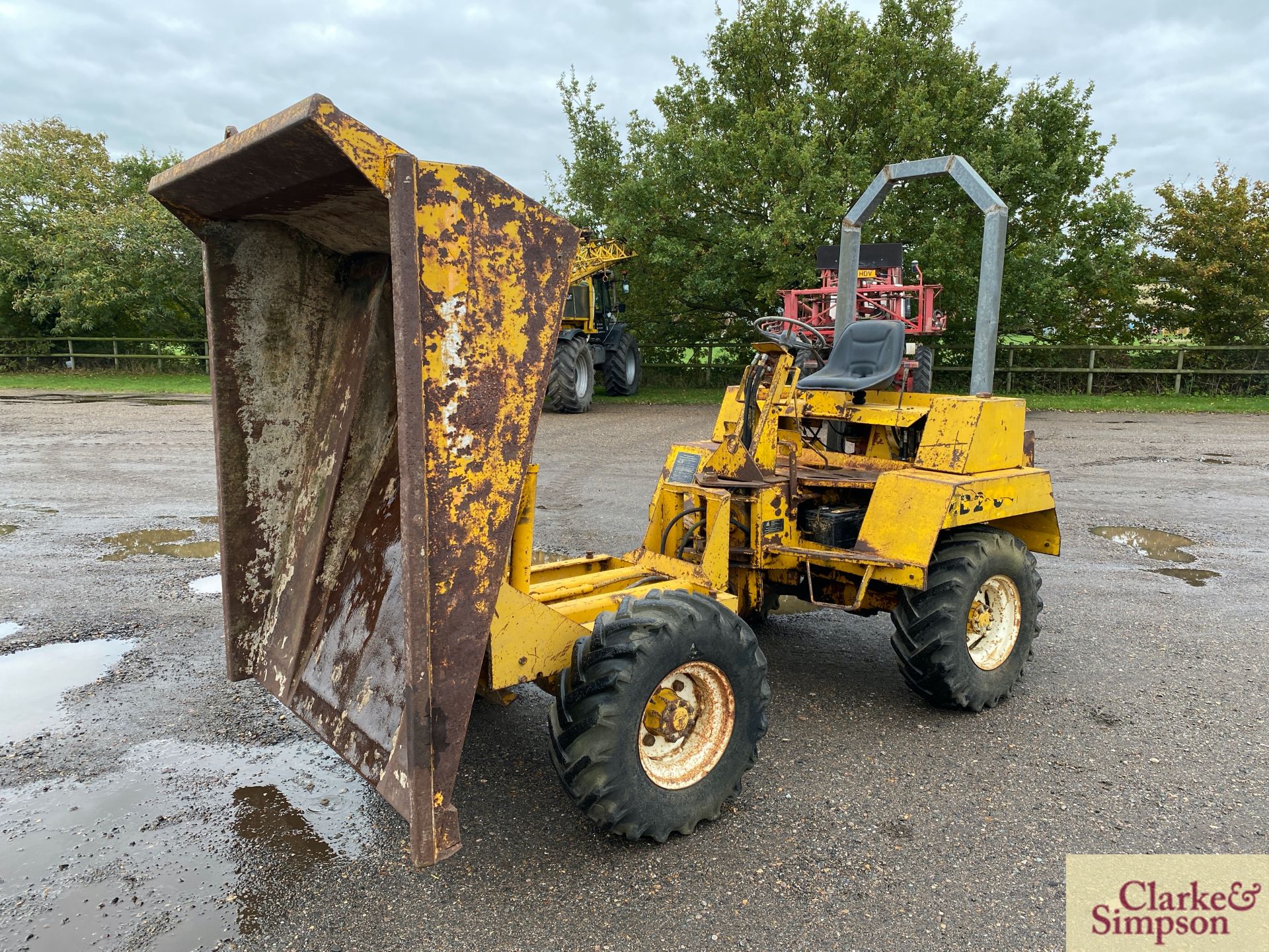 Winget 2.5T 4WD pivot steer dumper. 11.5/80R15 wheels and tyres. With electric start Lister 3cyl - Image 27 of 32