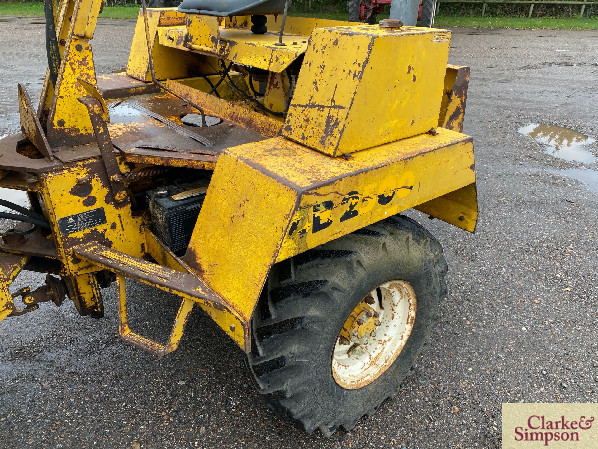 Winget 2.5T 4WD pivot steer dumper. 11.5/80R15 wheels and tyres. With electric start Lister 3cyl - Image 18 of 32
