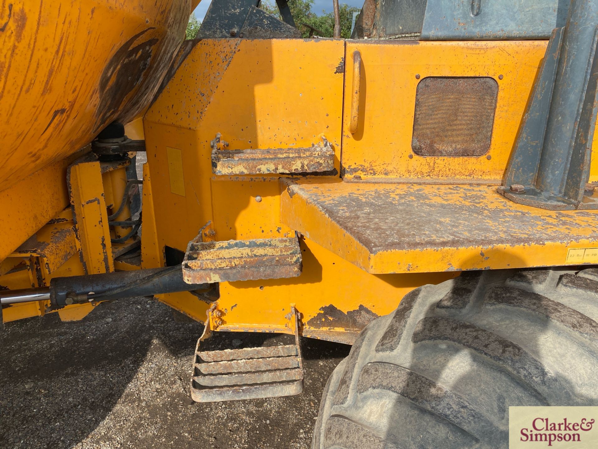 Benford 9T 4WD pivot steer dumper. 2005. Serial number SLBDINOOE507EW274. 500/60R22.5 wheels and - Image 13 of 38