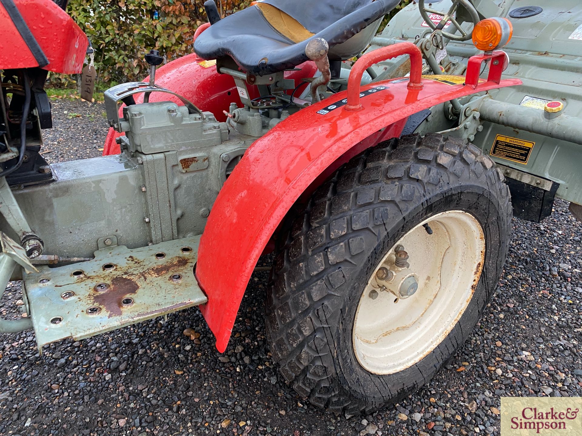 Yanmar 1100 2WD compact tractor. With Yanmar RS1000A mounted rotovator. Recent new turf tyres. - Image 16 of 26