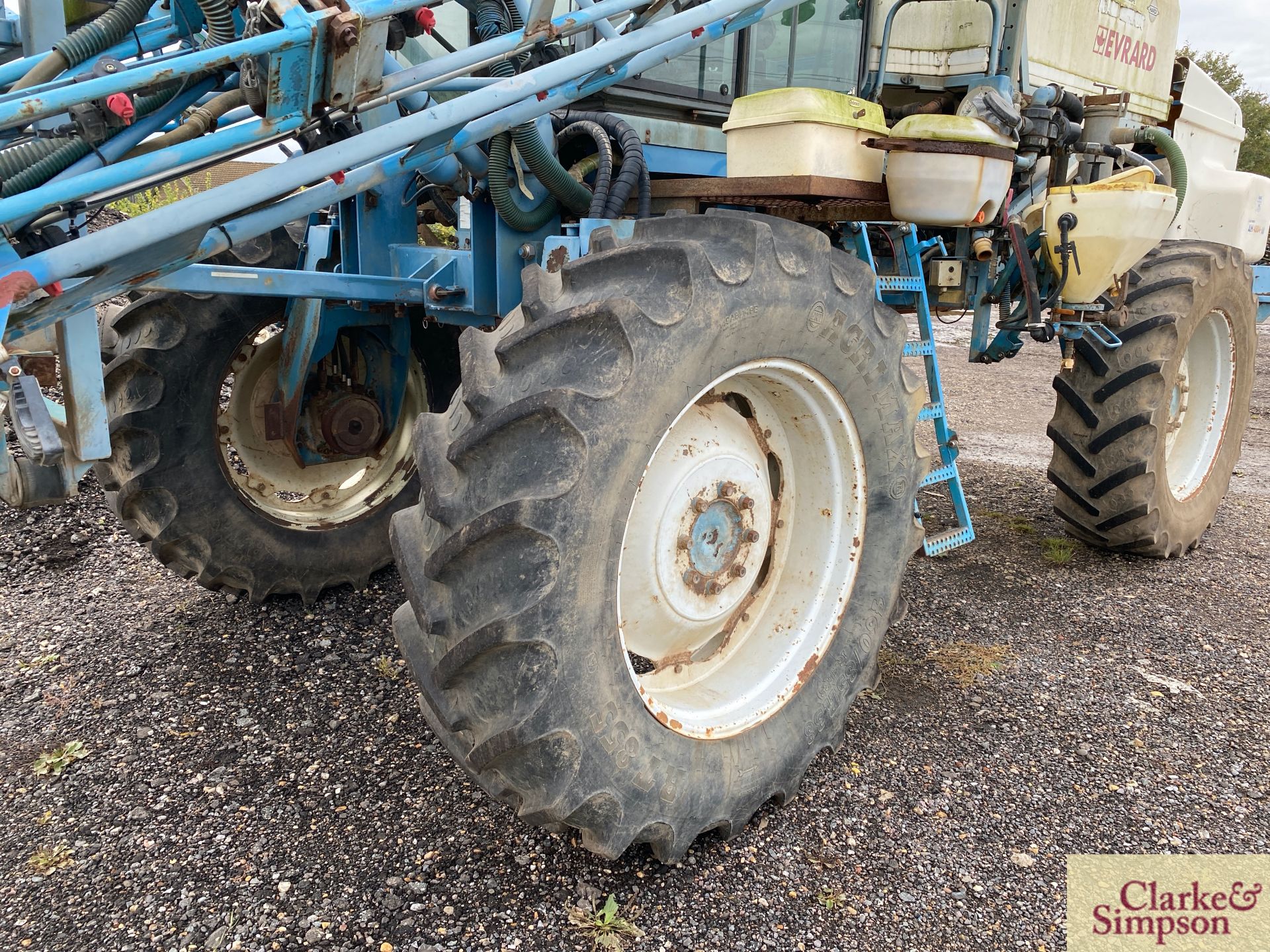 Evrard AHM 4004 24m 4WD self-propelled sprayer. Registration T371 JDX (no paperwork), Date of - Image 12 of 42