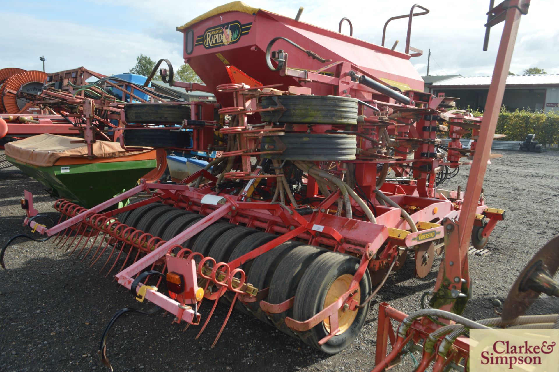Vaderstad Rapid RDA400F 4m System Disc drill. 2001. Serial number 11033. With pre-emergence - Image 7 of 21