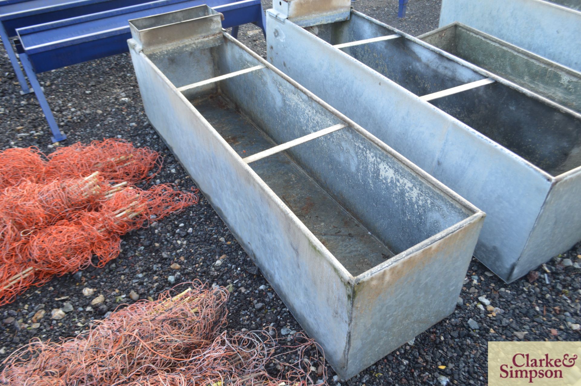 Large water trough. * - Image 2 of 3