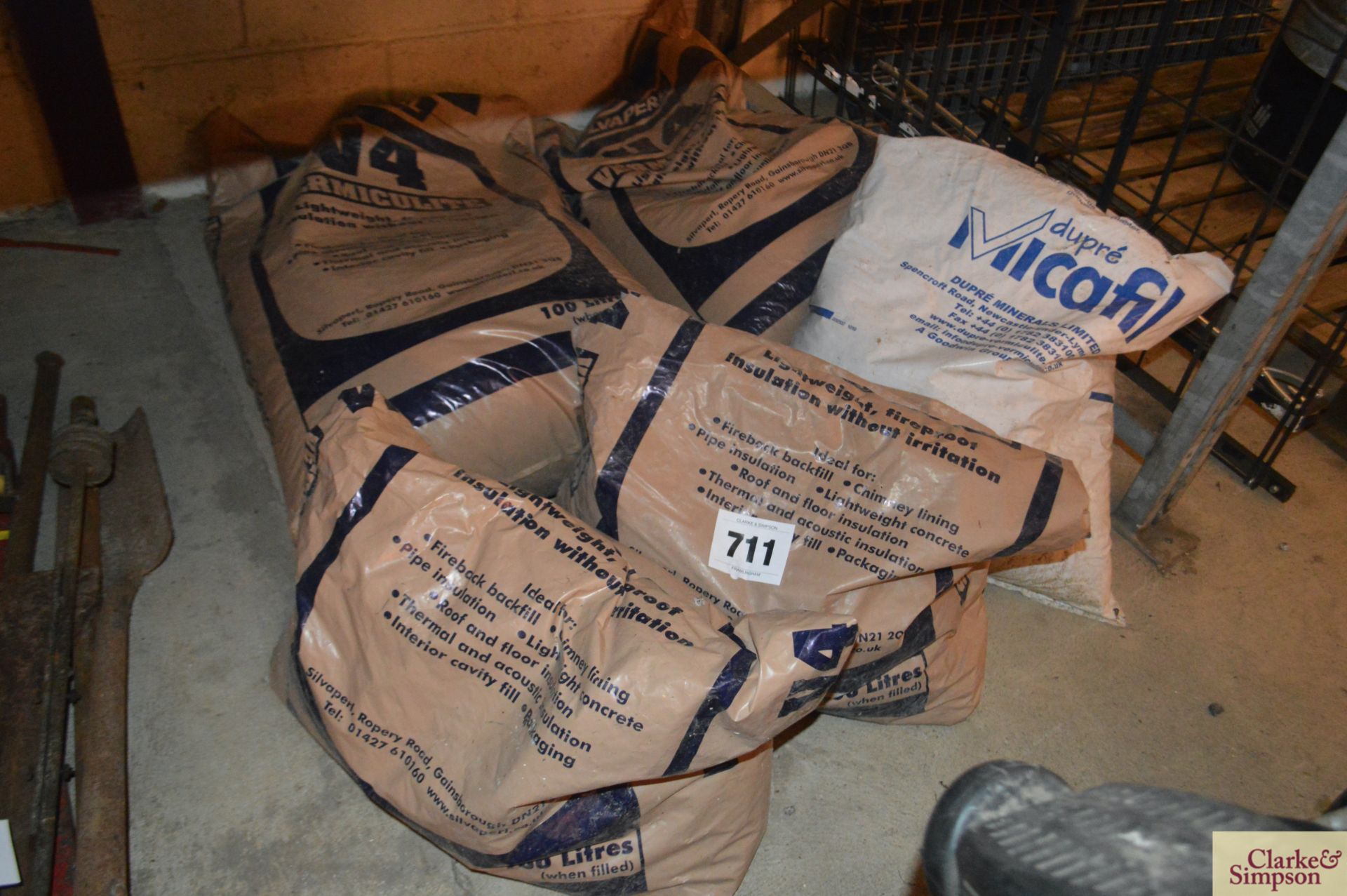 Quantity of vermiculite.