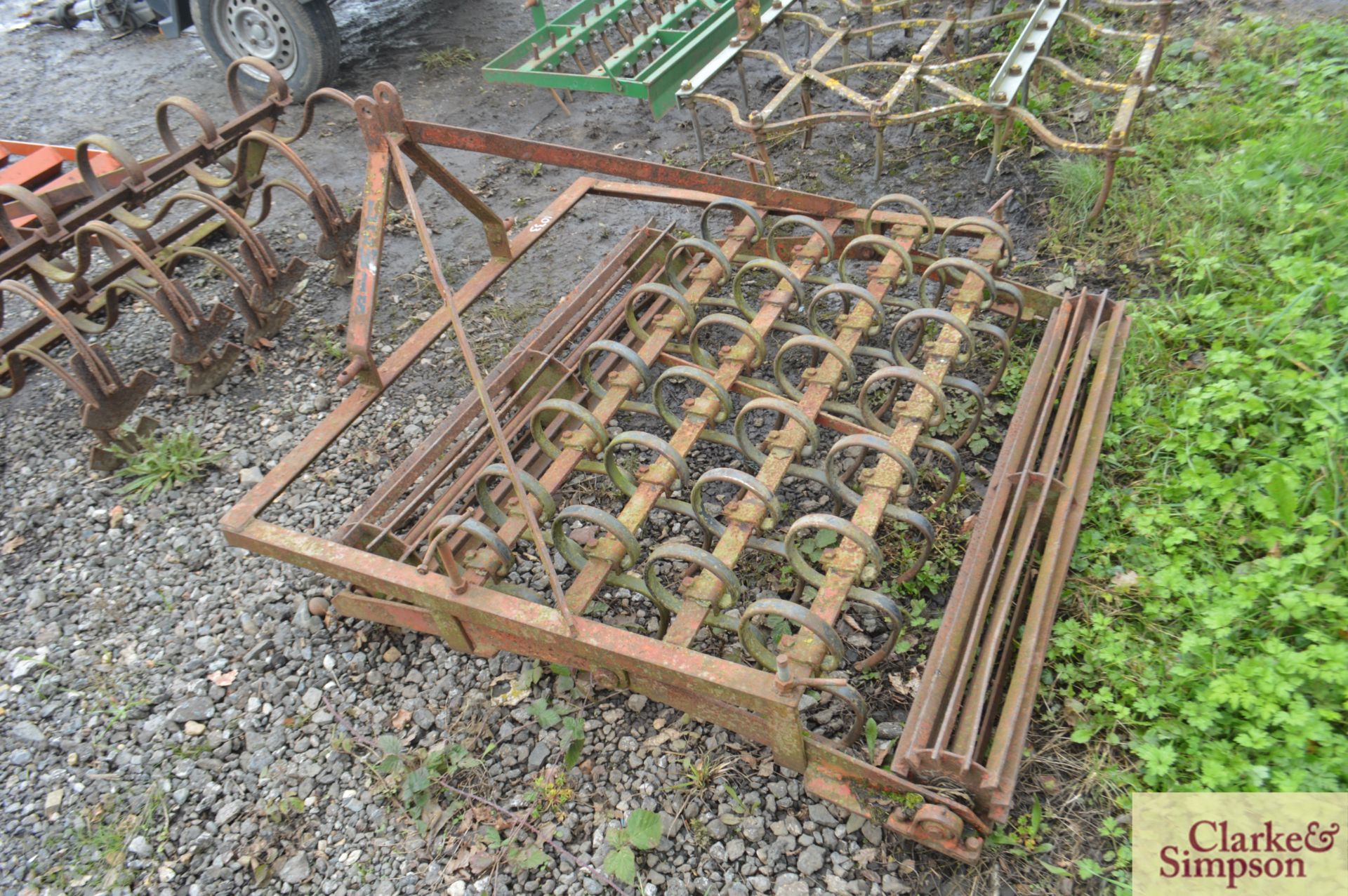 Lewis 4ft compact levelling harrow. Comprising crumbler, four rows of mini spring tines and - Image 2 of 4