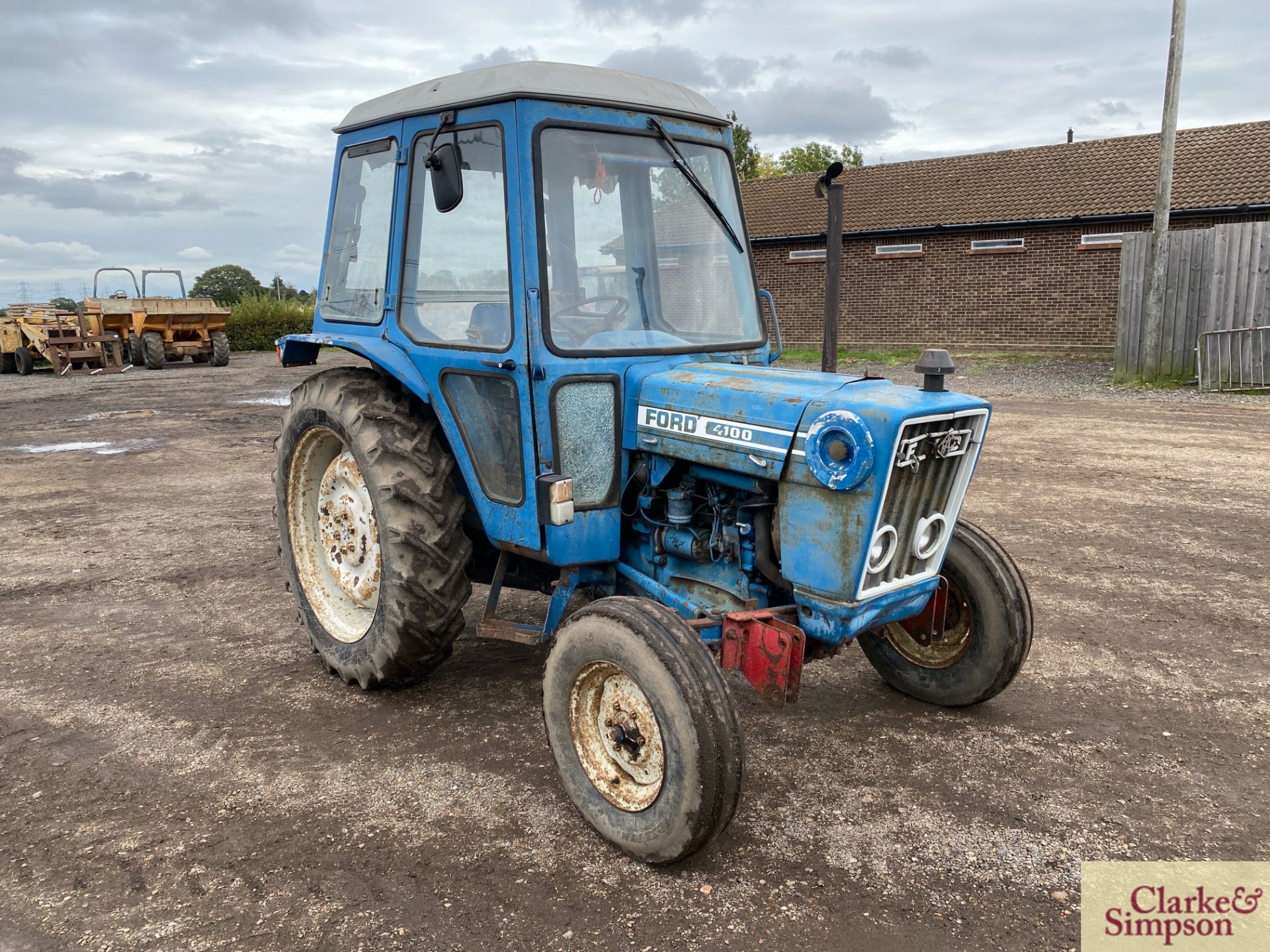 Ford 4100 2WD tractor. Registration SGV 409R. Date of first registration 02/1977. Serial number - Image 7 of 43