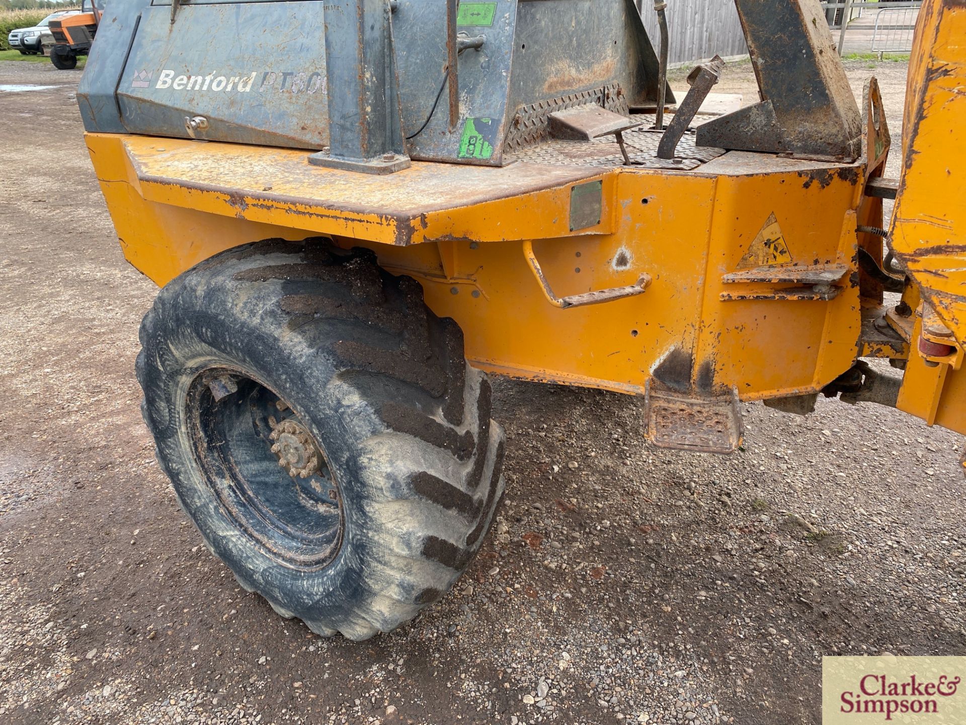 Benford 6T 4WD pivot steer dumper. 2000. Serial number SLBDNOOEY7H0721. 405/70R20 wheels and - Image 17 of 36