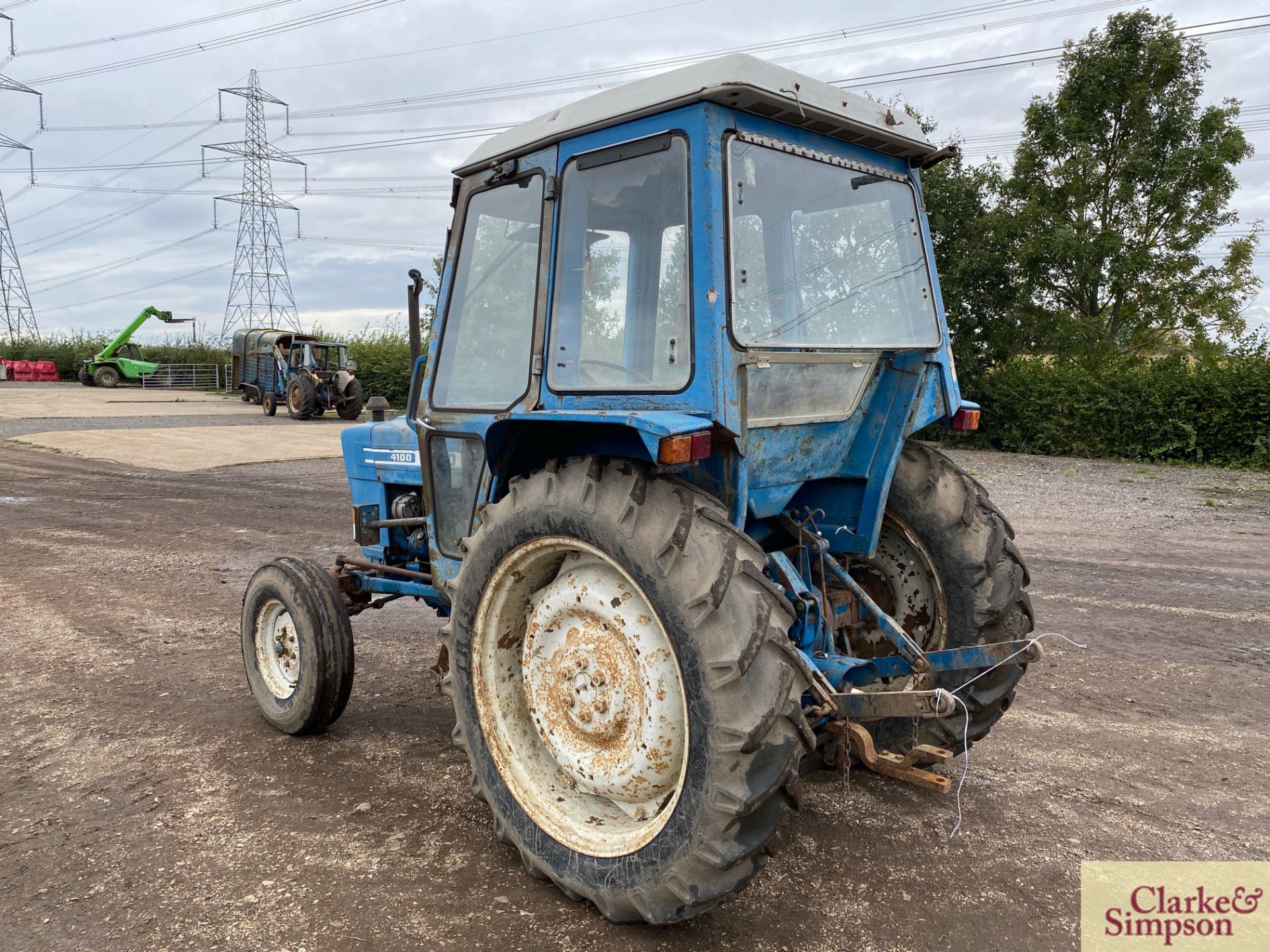 Ford 4100 2WD tractor. Registration SGV 409R. Date of first registration 02/1977. Serial number - Image 3 of 43