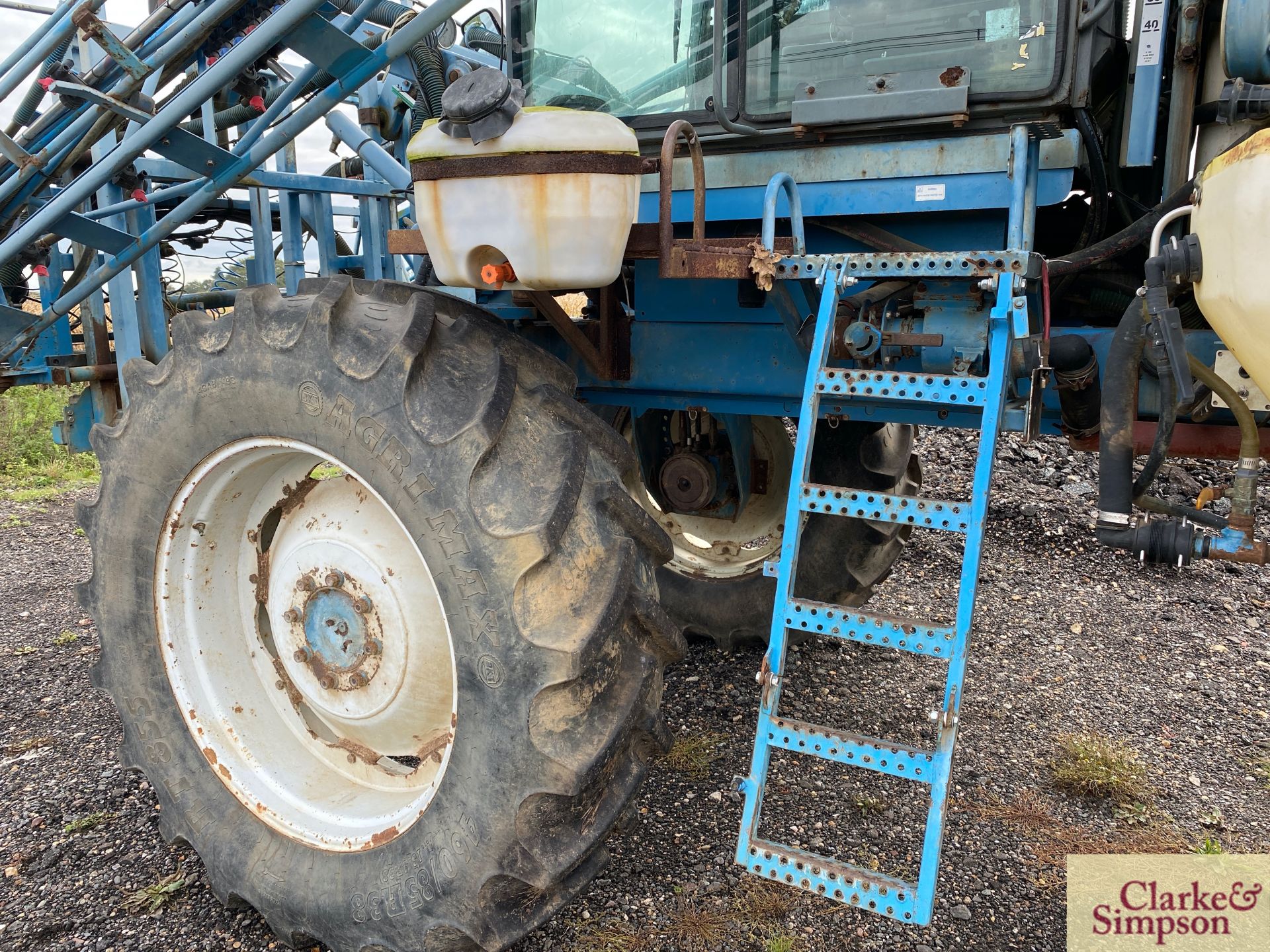 Evrard AHM 4004 24m 4WD self-propelled sprayer. Registration T371 JDX (no paperwork), Date of - Image 15 of 42