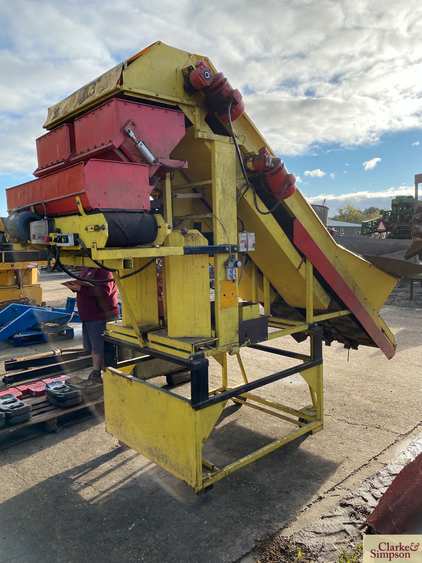 Walthambury twin elevator bagger. With twin bagging head. * - Image 3 of 5