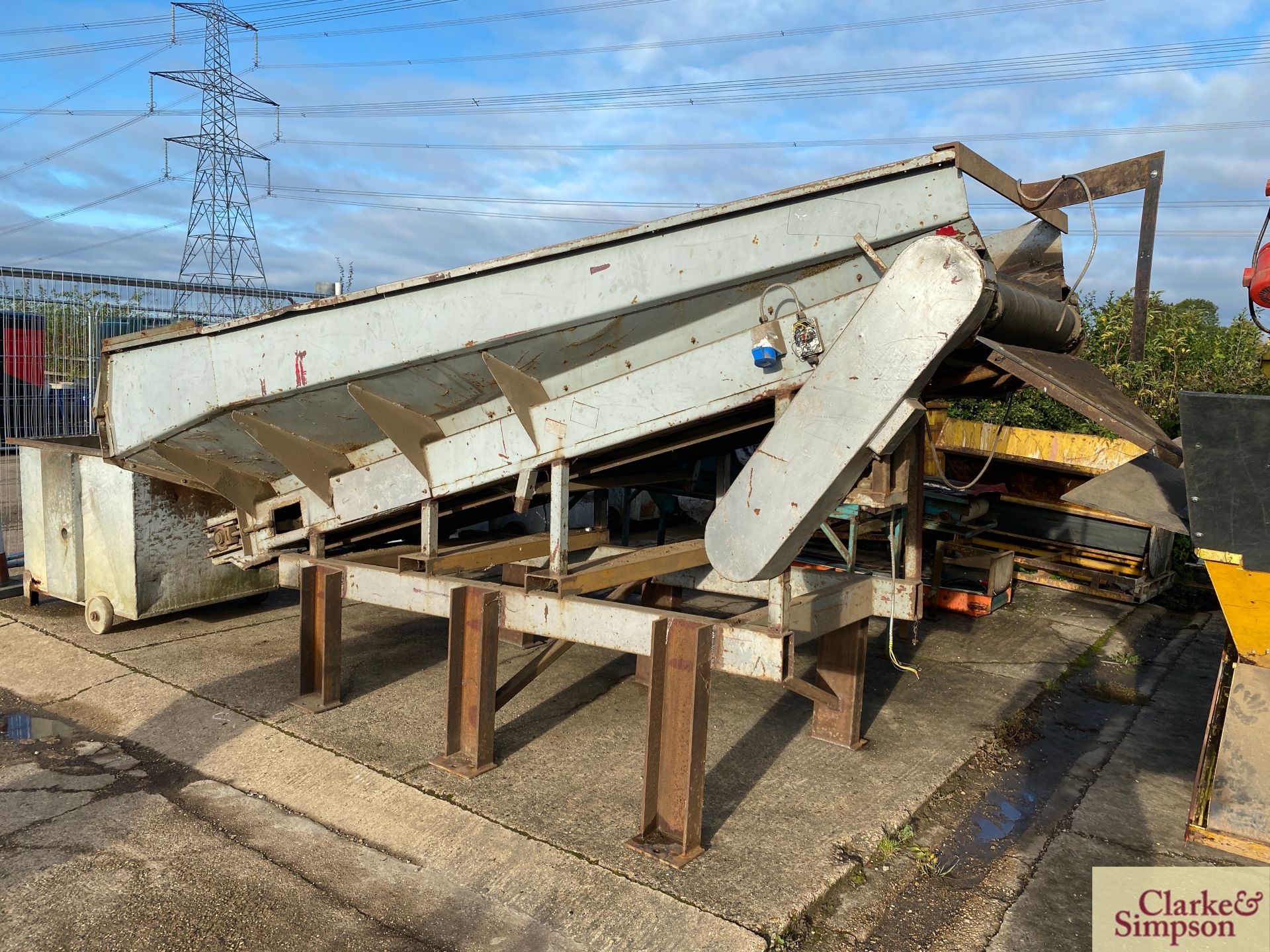 Potato boat on frame. * - Image 2 of 4