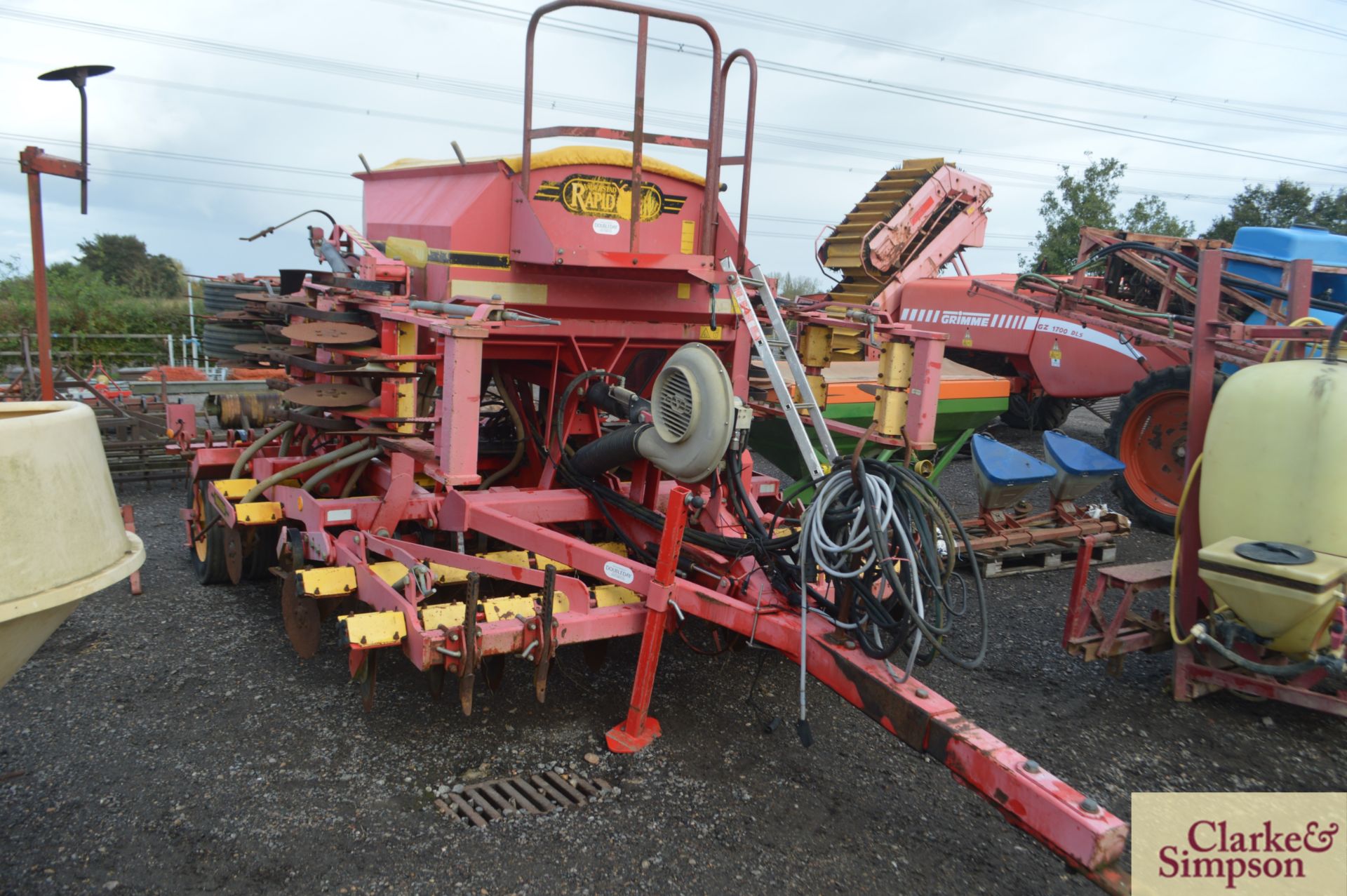 Vaderstad Rapid RDA400F 4m System Disc drill. 2001. Serial number 11033. With pre-emergence