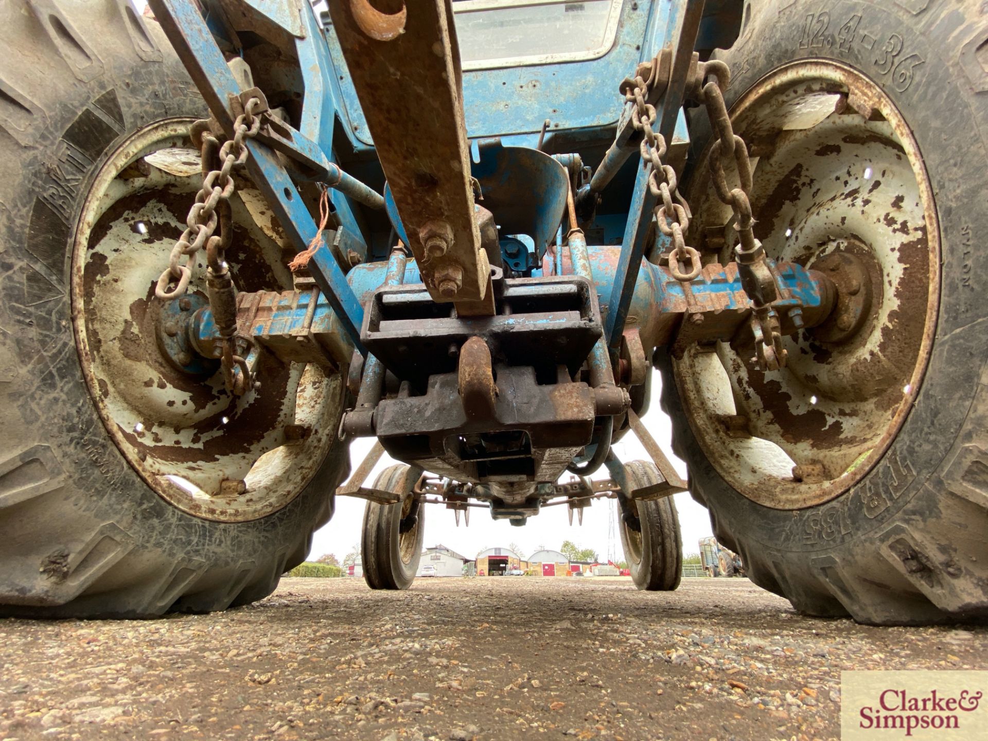 Ford 4100 2WD tractor. Registration SGV 409R. Date of first registration 02/1977. Serial number - Image 43 of 43