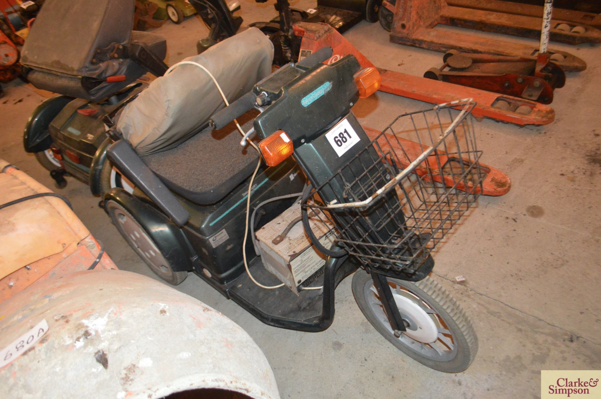 Town & Country three-wheel mobility scooter. - Image 2 of 2