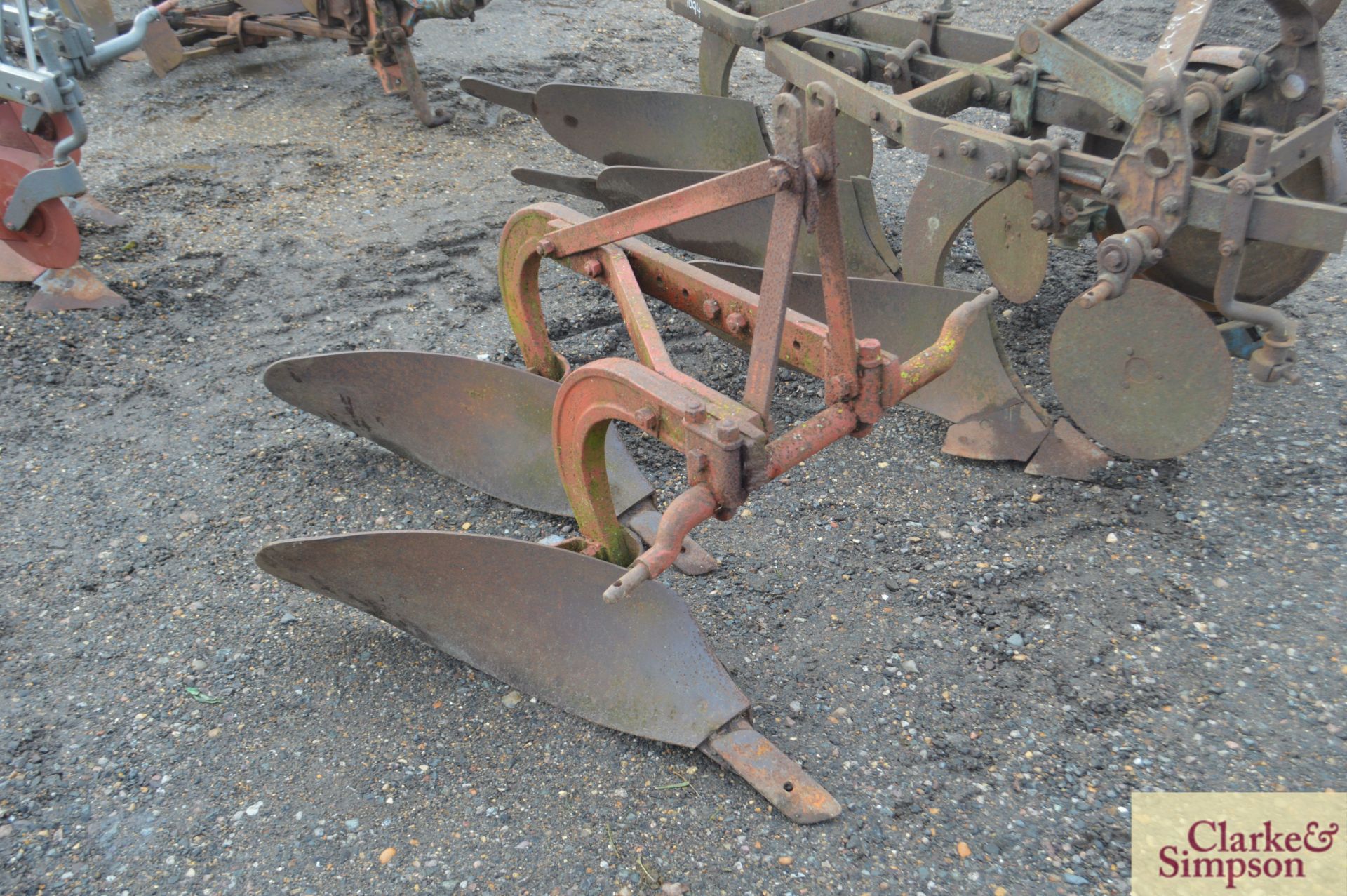 Ferguson 2F plough. - Image 2 of 3